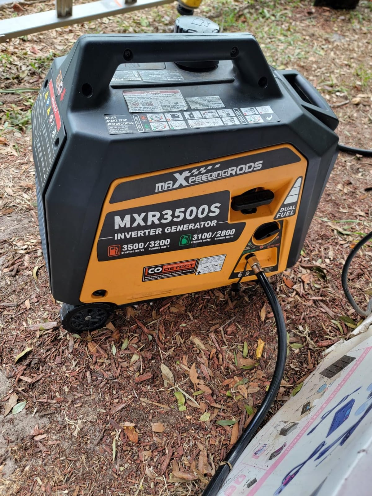 maXpeedingrods 3500W Dual Fuel Inverter Generator,E-Start,CO,EPA Compliant customer photo 2