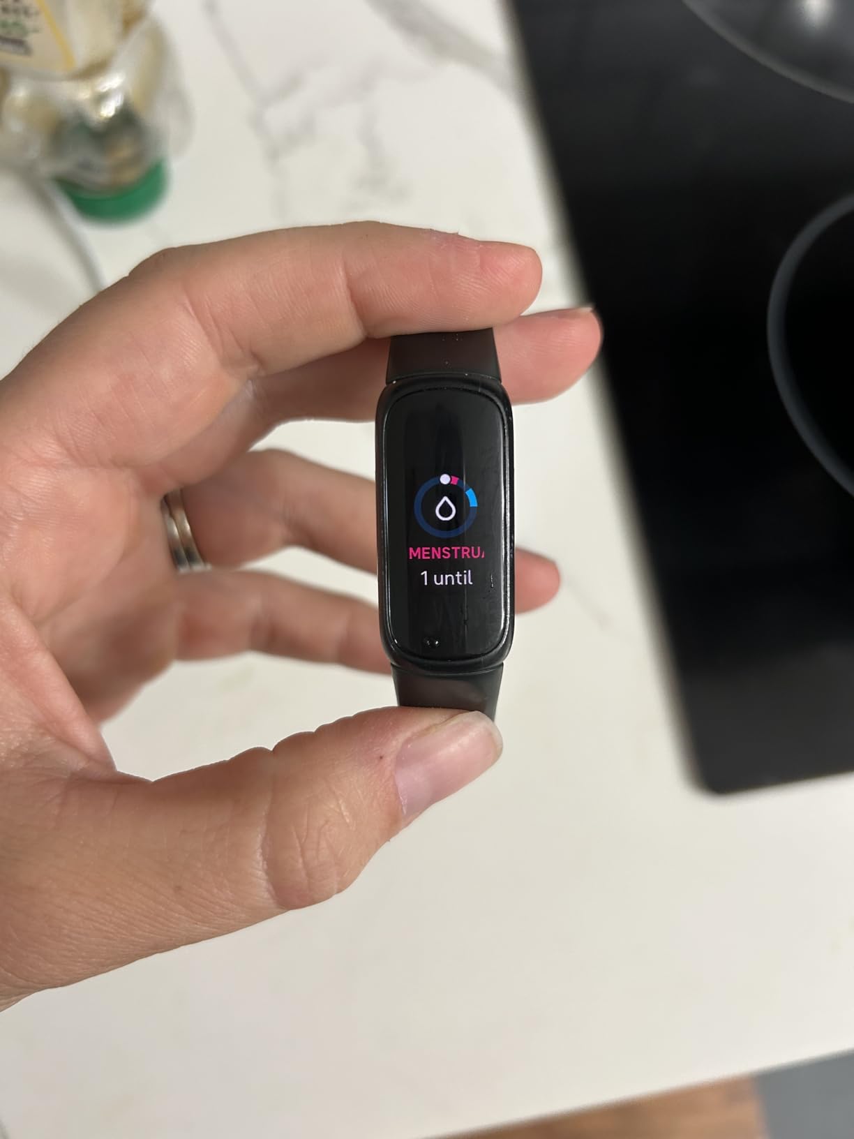 Fitbit Inspire 3 Fitness Tracker - Advanced Health Insights with Stress Management, Workout Intensity & Sleep Tracking, 24/7 Heart Rate, Includes Small and Large Classic Bands (Midnight Zen/Black) customer photo 1