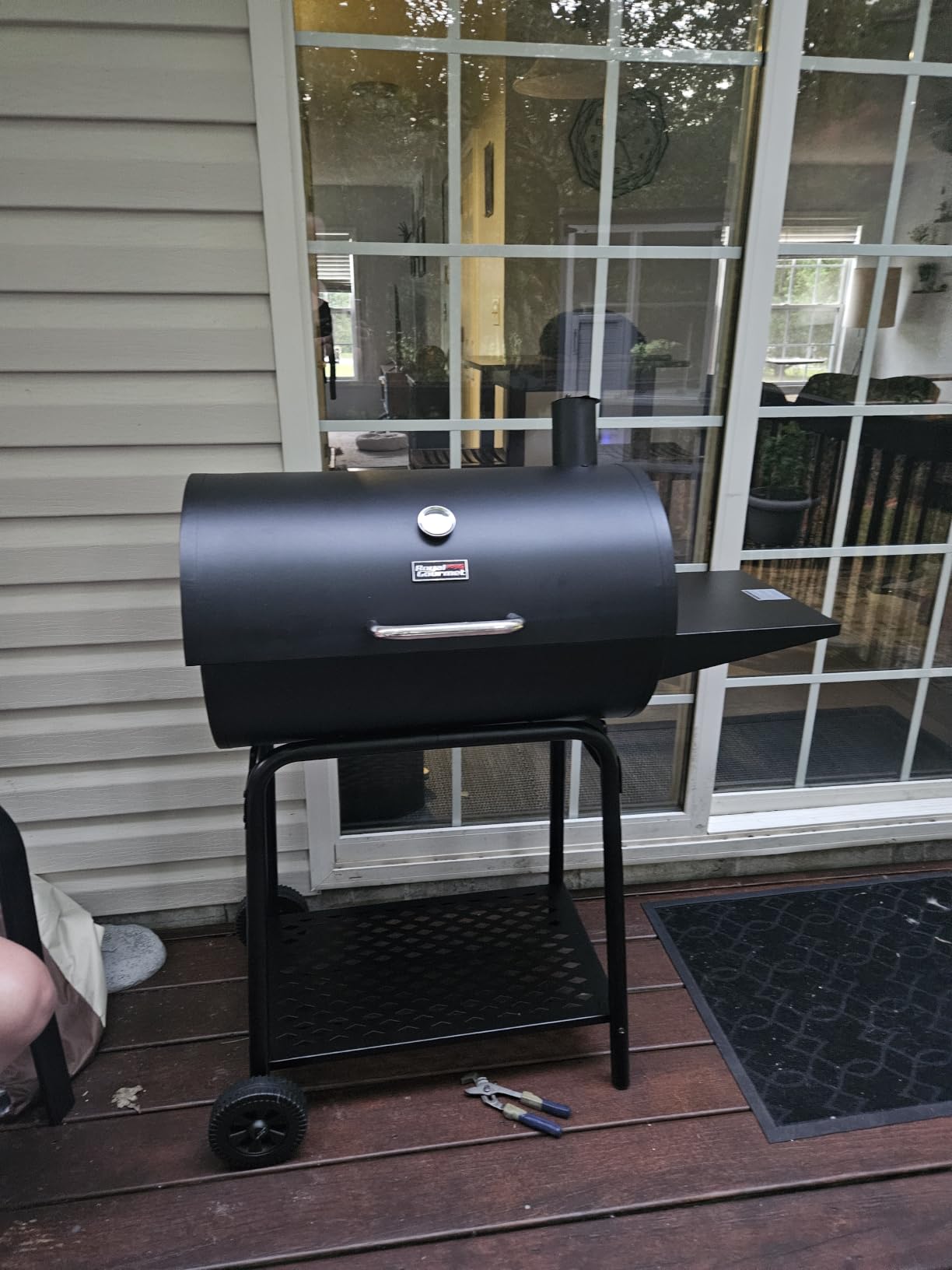Royal Gourmet CC1830 28 Inch Barrel Charcoal Grill with Side Table, Outdoor Charcoal BBQ Grill, 626 Sq. In., Warming Rack, Built-In thermometer, for Backyard, Patio and Parties, Black customer photo 1