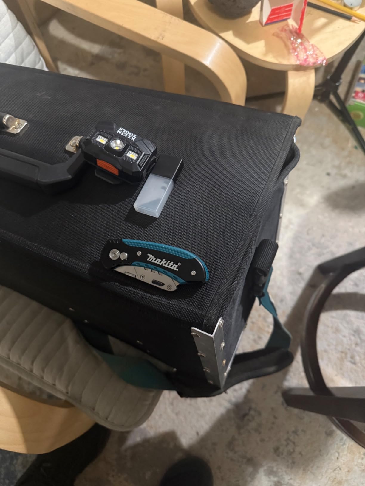 Makita Quick Change Folding Utility Knife with 10 Blades customer photo 1