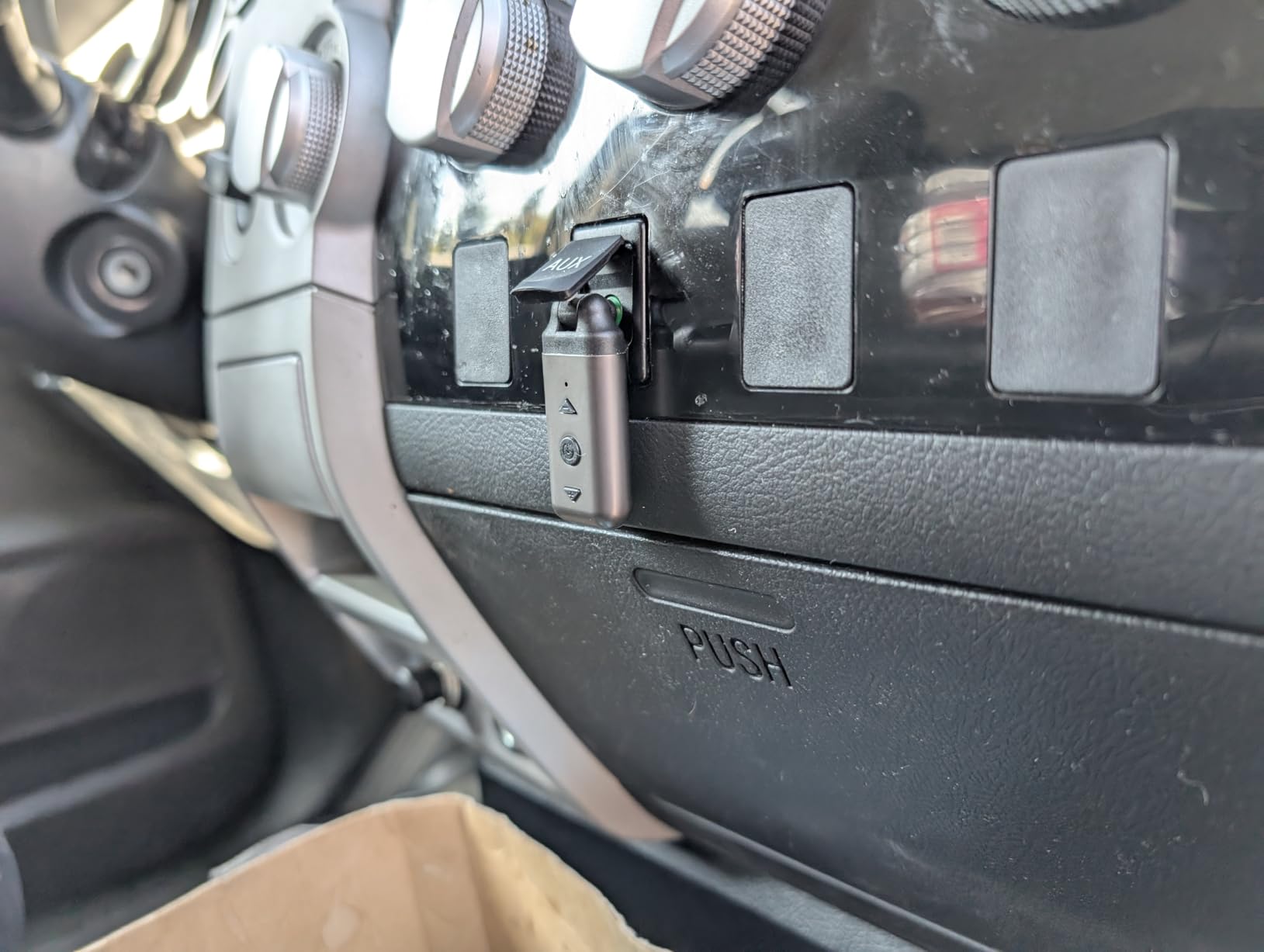 HVMLAK Air88 Bluetooth 6.0 AUX Car Adapter customer photo 1