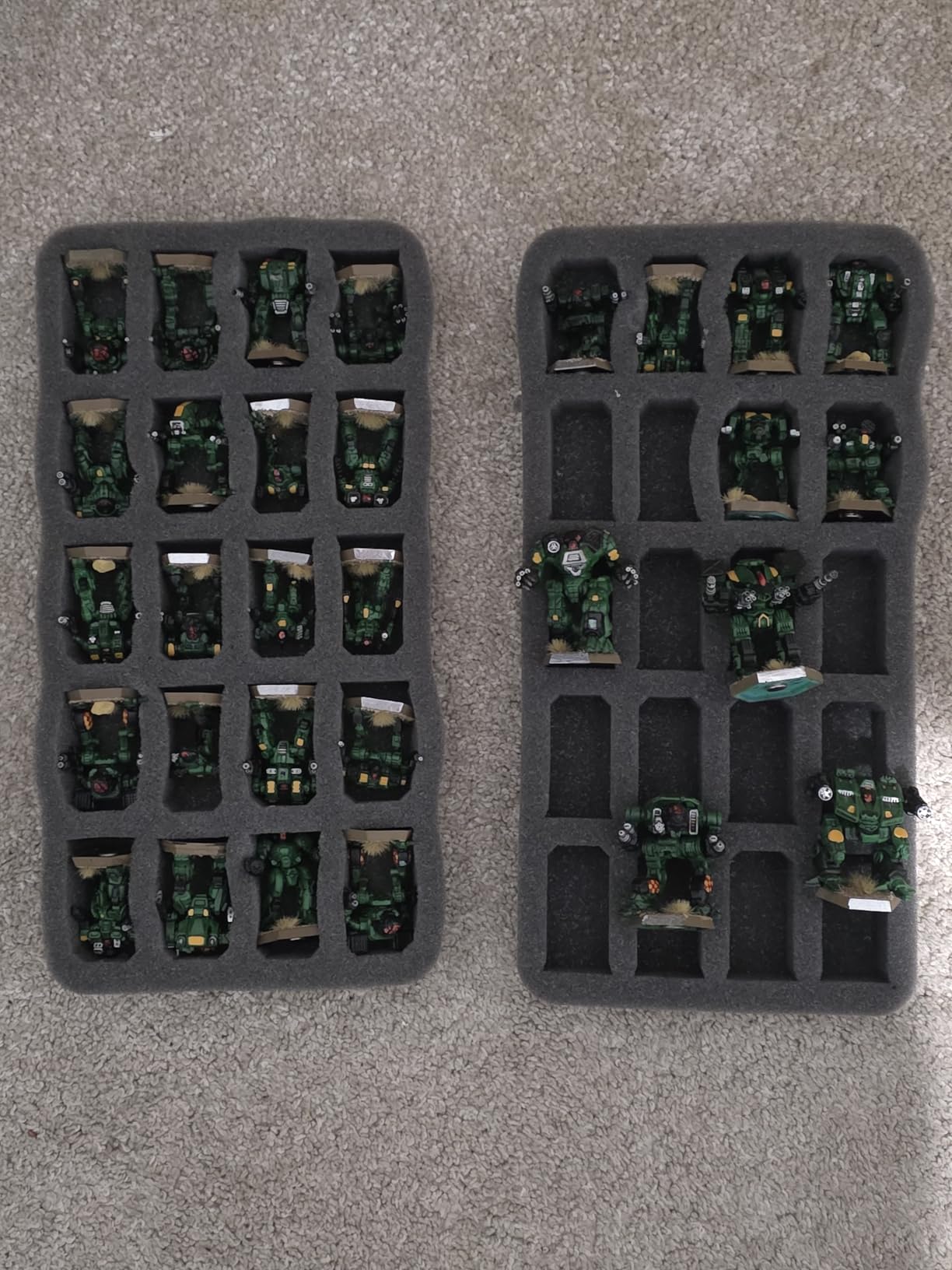 Case Club 123+ Miniature Figure Case Fits Warhammer 40K, DND & More customer photo 2