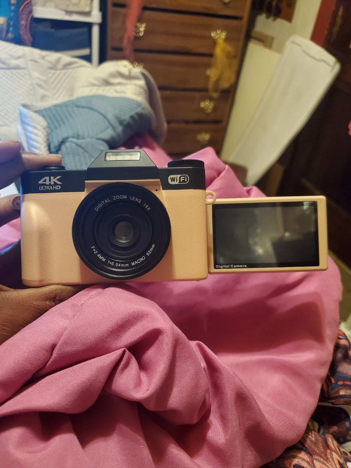 VJIANGER 4K Digital Camera, Vlogging Camera with WiFi & Flip Screen customer photo 1