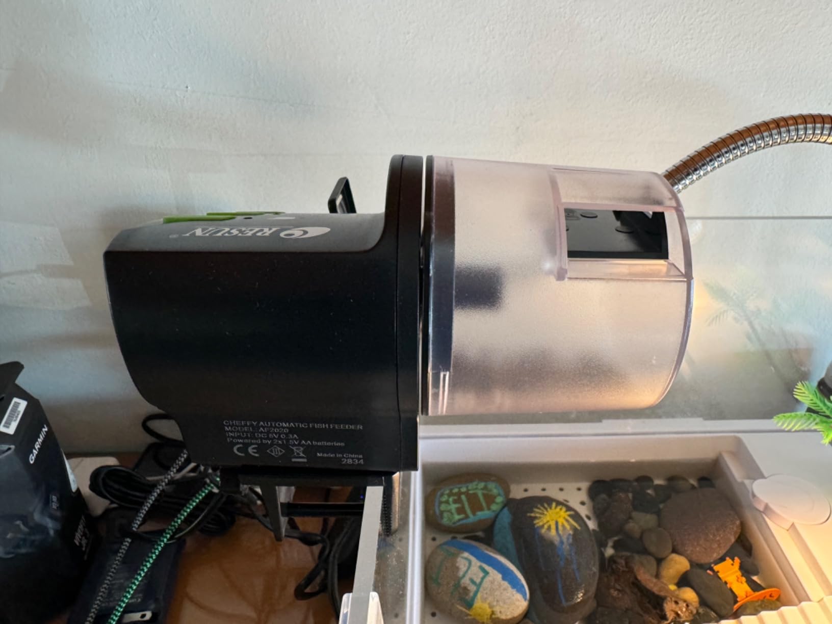 Ycozy Automatic Fish Feeder for Aquarium Auto Food Dispenser with Timer for Small Tank, Aquariums - Battery/Plug-in Powered Feeders for Goldfish/Koi/Turtle, Resun AF2020 customer photo 1