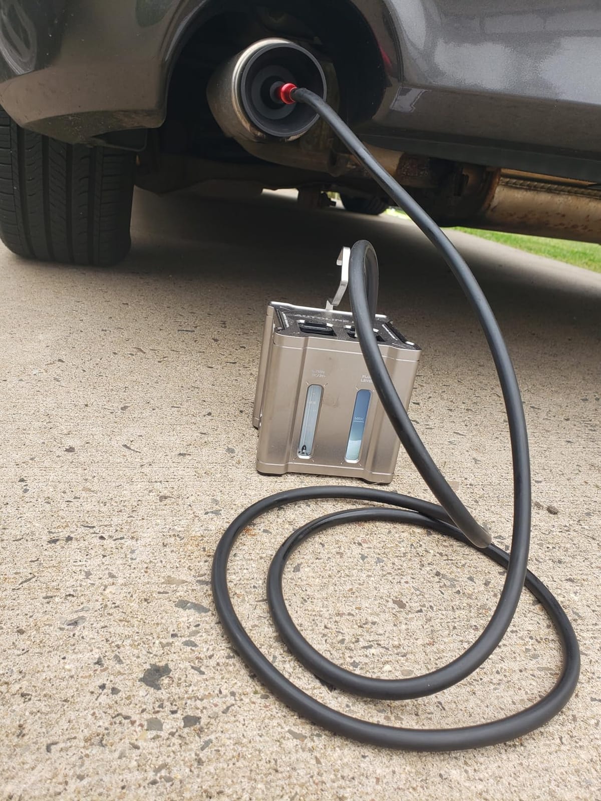 AutoLine Pro Automotive Ventus Smoke Machine Leak Tester EVAP Vacuum - World's #1 Self-Powered Li-Ion Battery Unit - OEM Odorless Fluid Lasts 500 Tests - Built-in Air Compressor - Cone Cap Plugs customer photo 1
