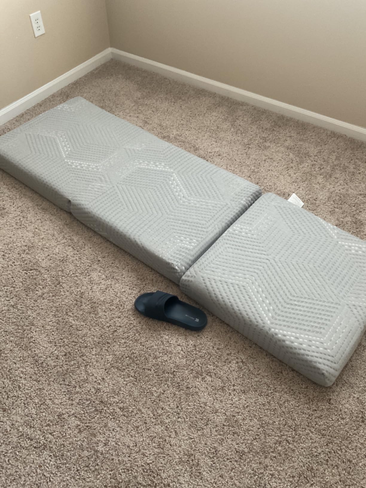 MLILY Single Trifold Mattress, 4 Inch Foldable Gel Memory Foam Mattress | Portable 75