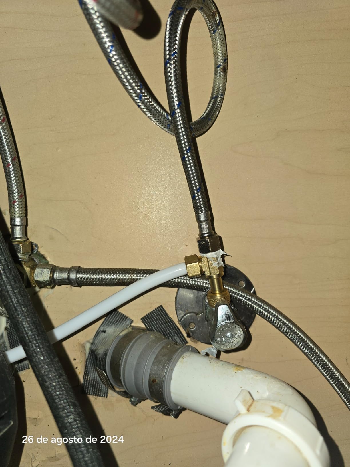 GE Single Stage Under Sink Water Filtration System, Reduces 95+ Impurities Including Lead, Chlorine, Arsenic, & PFOA/PFOS, Easy Installation with Included Kit, Twist & Lock Design, GXK140TNN customer photo 2
