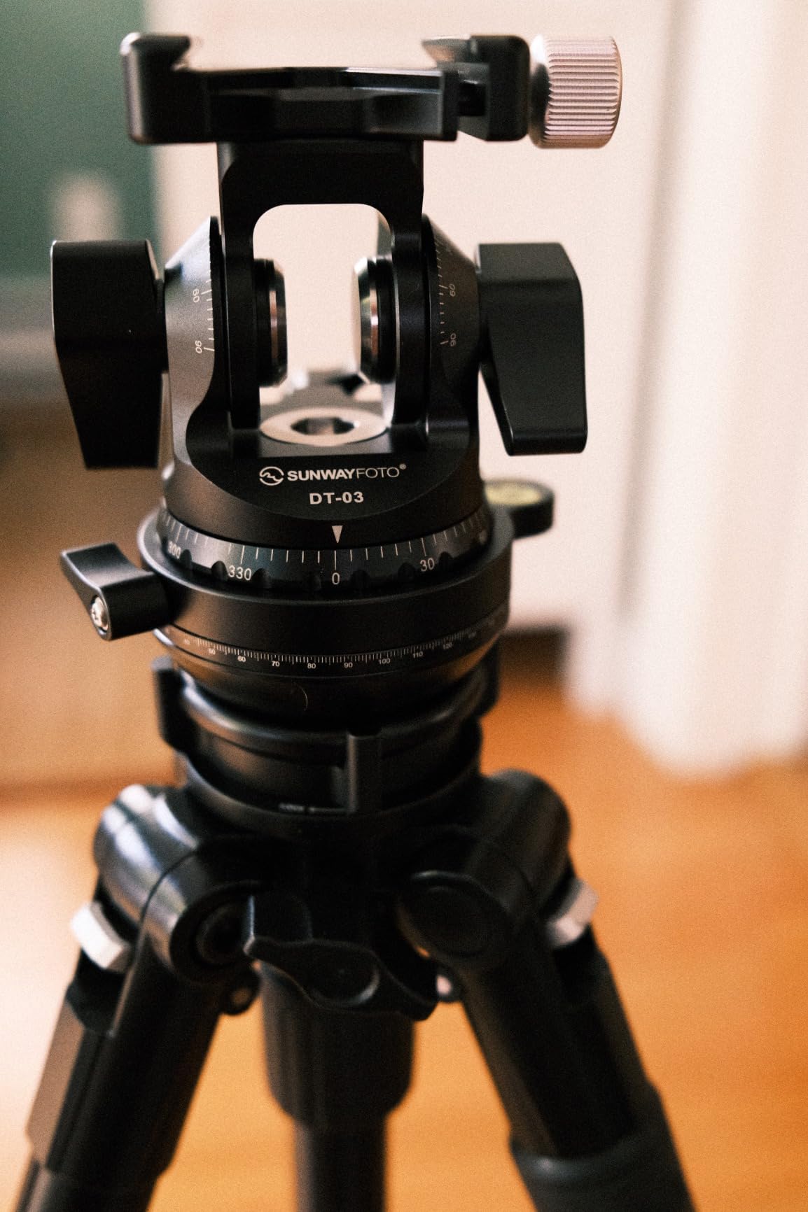 SUNWAYFOTO LB-68R 360 Panoramic Leveling Base Tripod Head 22 lbs (10kg) Load Capacity customer photo 1