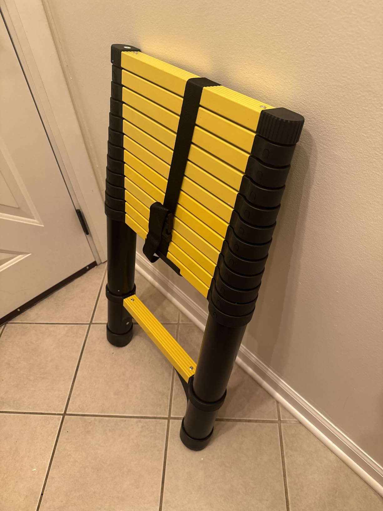 SINMEIRUN Telescoping Ladder, 16.5 FT, 330 lbs Capacity; Orange customer photo 1