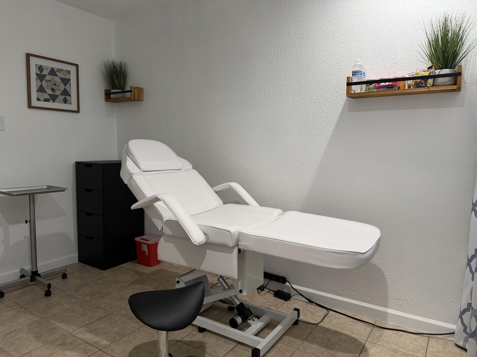 BarberPub 3-Motor Electric Tattoo Chair Salon Massage Facial Bed White 2751 customer photo 2