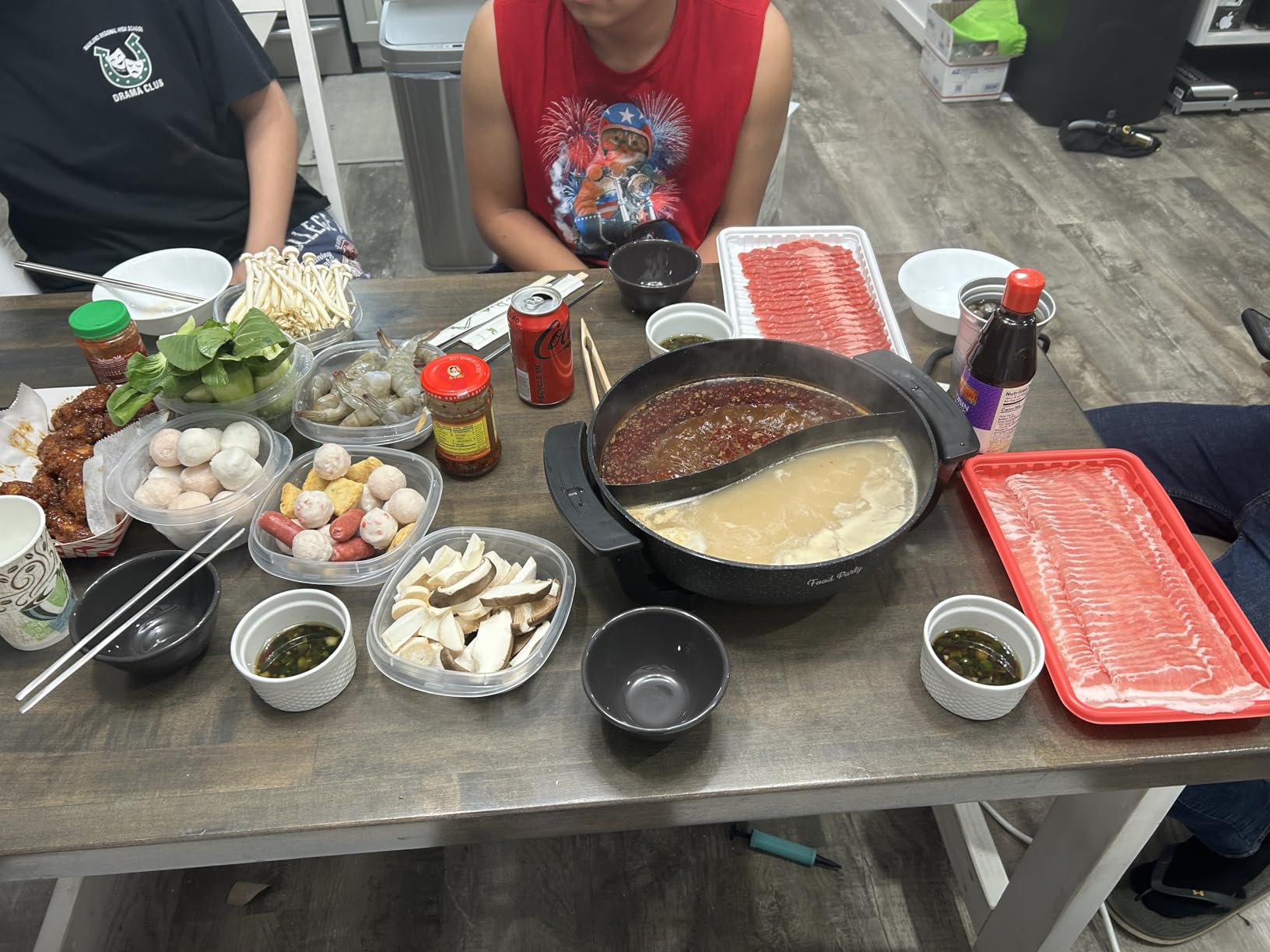 Food Party Electric Hot Pot 6L with Divider Hotpot Pot Electric Shabu Shabu Pot 110V 1200W PFOA FREE Non-Stick Chinese Hot Pot 5-Level Temperature Control customer photo 2
