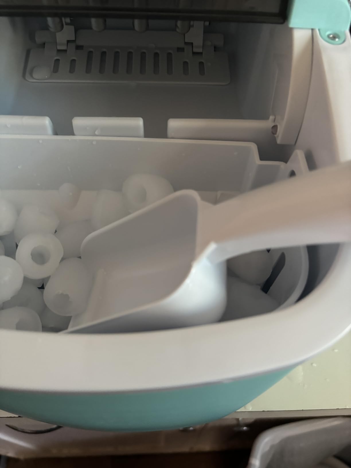 Crzoe Countertop Ice Maker, 26Lbs/24H, 2 Sizes of Ice, Self-Cleaning,Green customer photo 1