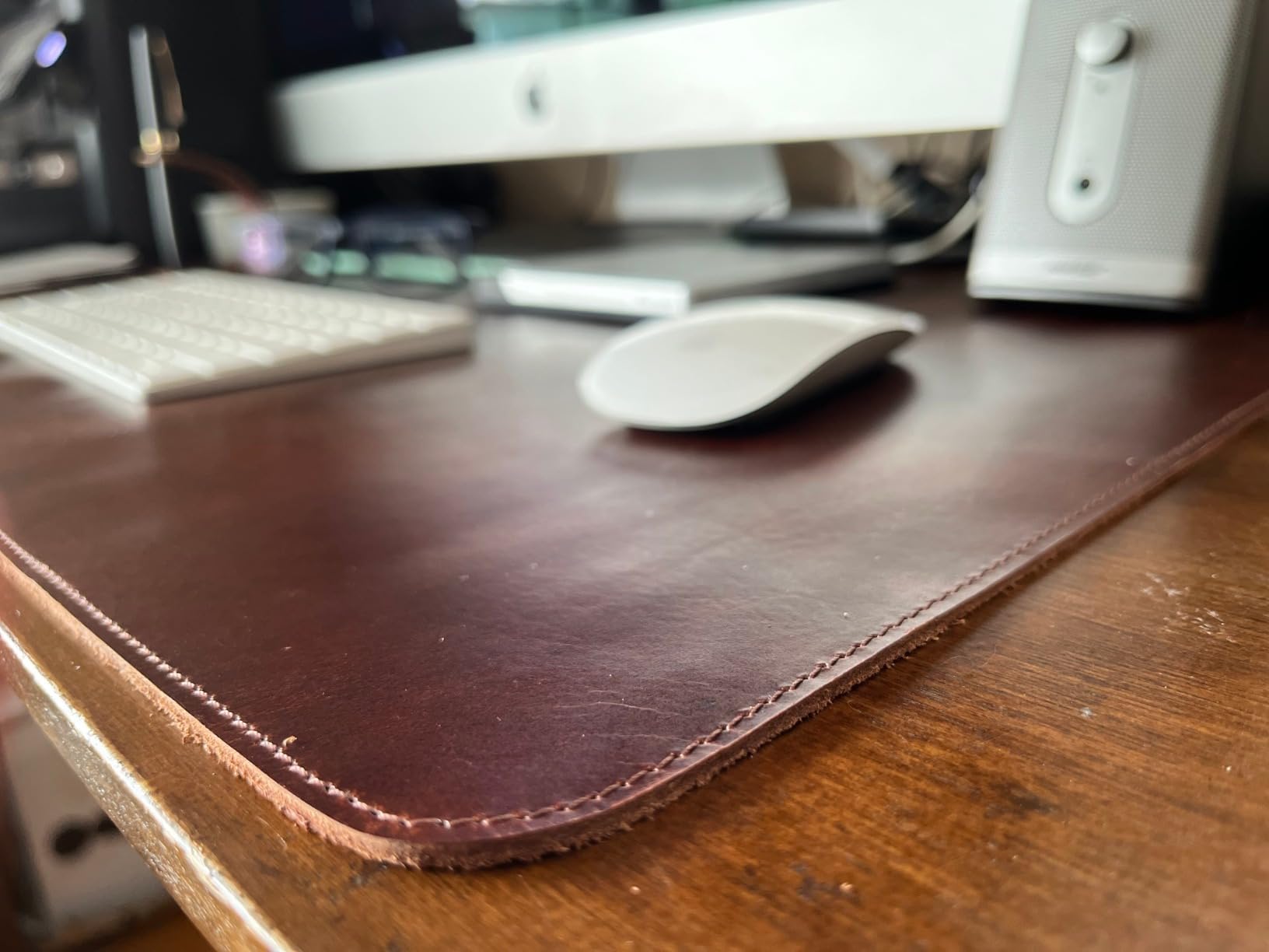 moonster 100% Full Grain Buffalo Leather Desk Pad with Ballpoint Pen & Pen Holder - 31 x 16 in Office Desk Mat, Large Mouse Pad, Non-Slip Desk Blotter, Laptop Table Protector, Desk Cover for Work customer photo 2