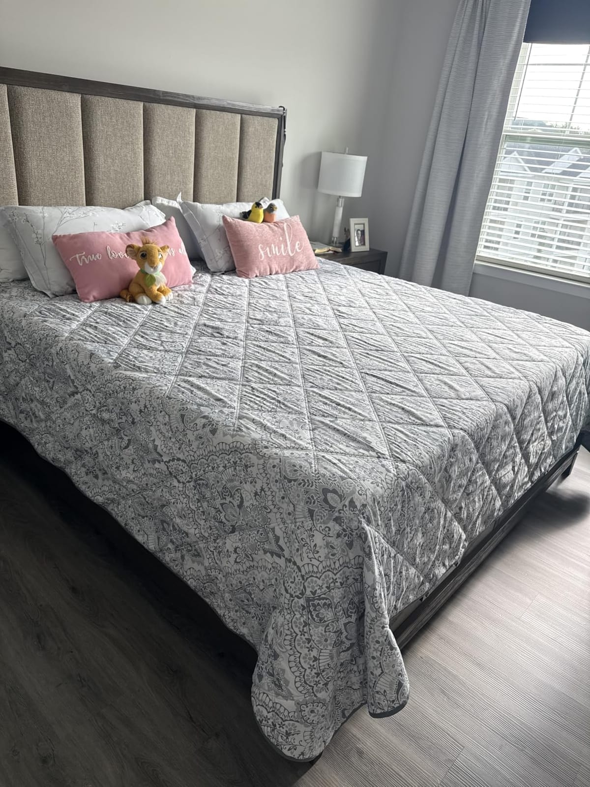 Novilla Queen Mattress 12 Inch, Queen Size Memory Foam Mattress | for Contouring Support & Pressure Relief, Motion Isolation & Cooling Comfort for Undisturbed Sleep, CertiPUR-US Certified customer photo 1
