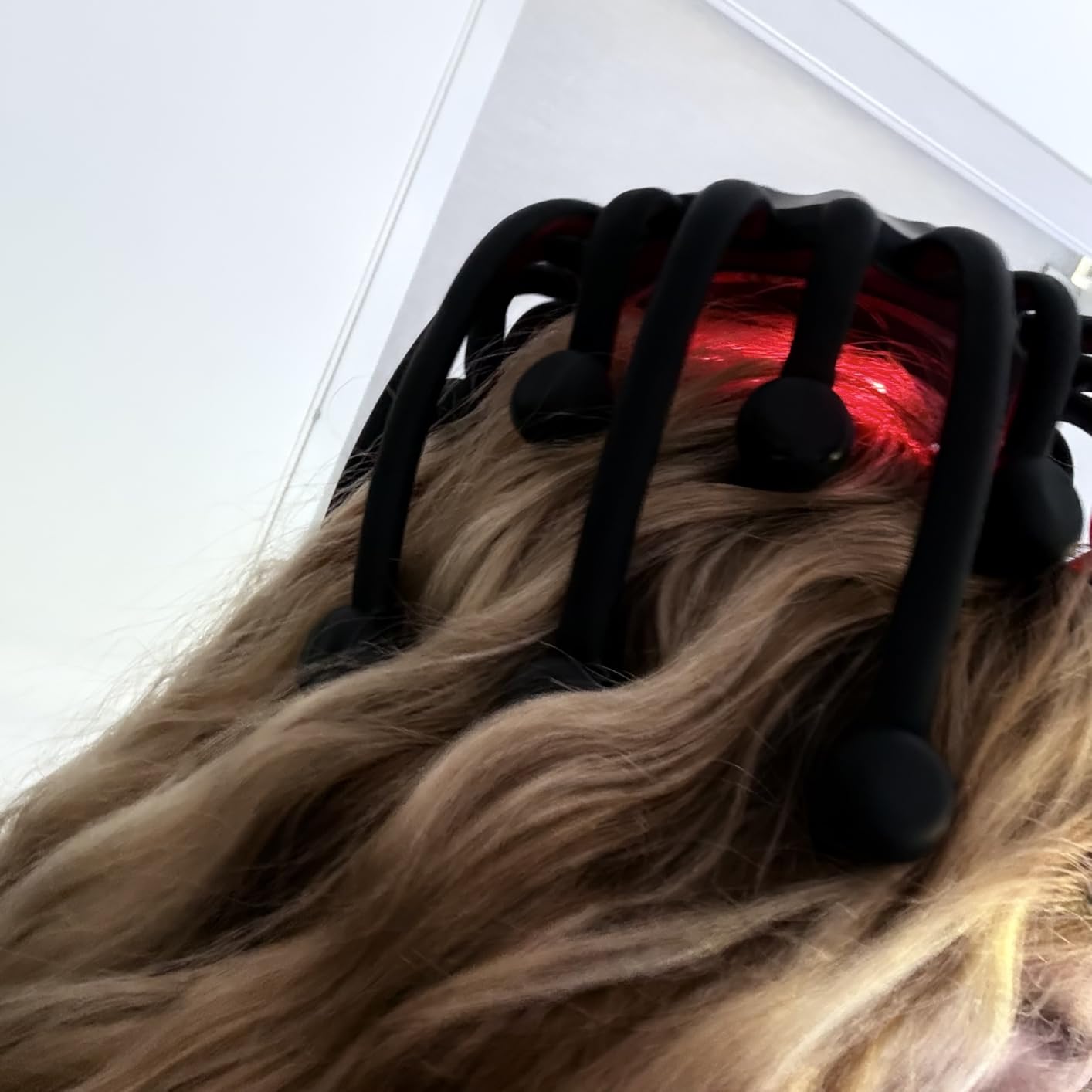 Electric Scalp Massager - Octopus Head Massager Stress Relax, 20 Claw Multi-Configuration Array Vibrating Nodes, 5 Modes, Bluetooth Music, Hair Scalp Relaxation, Fatigue Relief customer photo 1