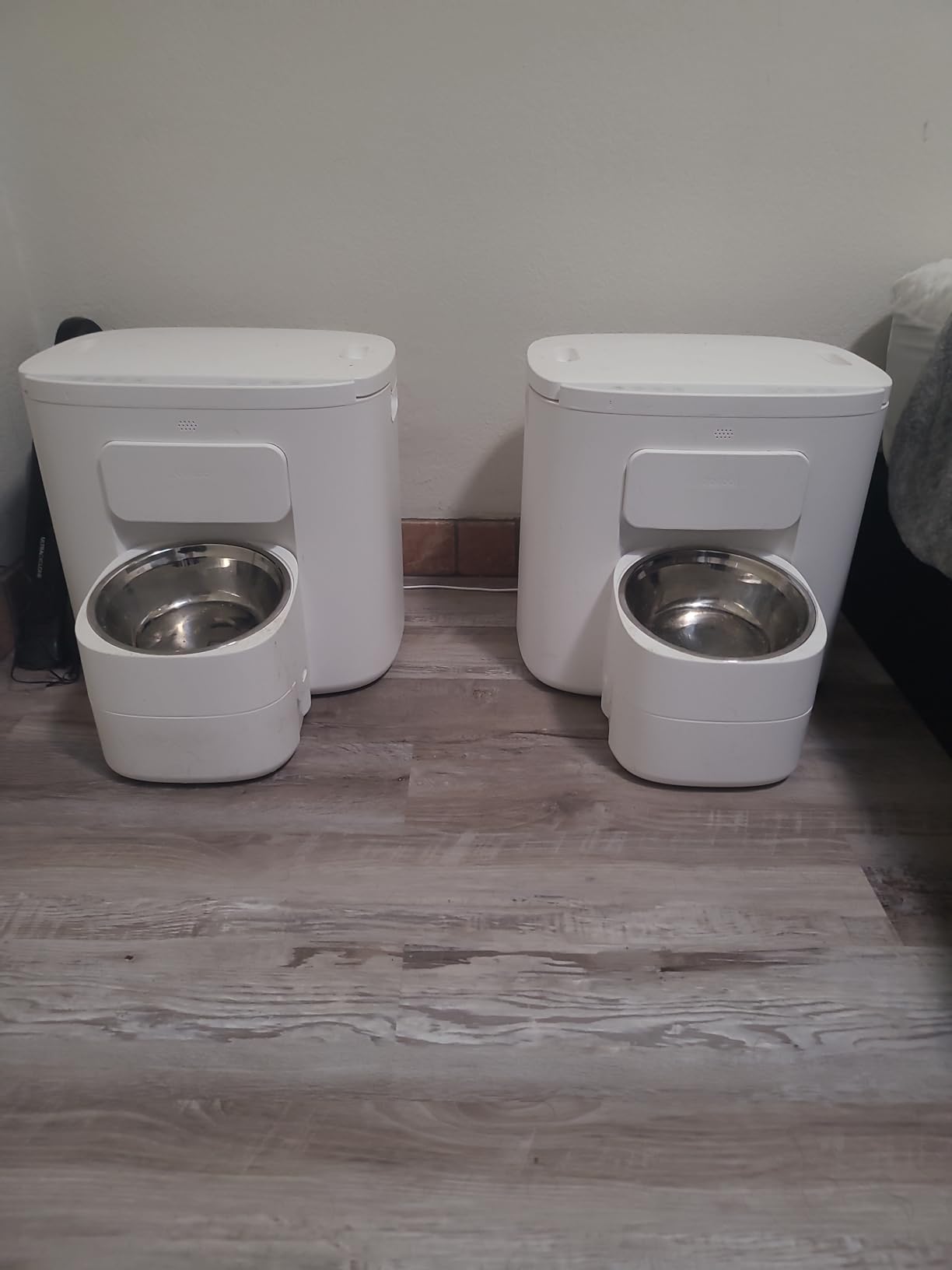 Dokoo Automatic Dog Feeder for Large Breeds, 15L/63 Cups Vacuum-Sealed Airtight Auto Pet Feeder for Dry Food, Timed Feeding, Anti-Clog Dispenser 2-22mm Kibble, Voice Recorder, Stainless Steel Bowl customer photo 1