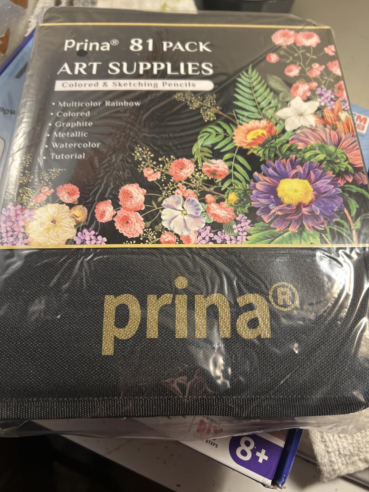 PRINA 81 Drawing Set Sketching Kit, Pro Sketch Pencils Art Supplies with Rainbow, Colored, Graphite, Watercolor, Metallic, Charcoal Pencil, Sketchbook, Coloring Book, Gift Case for Artists Adults Kids customer photo 2