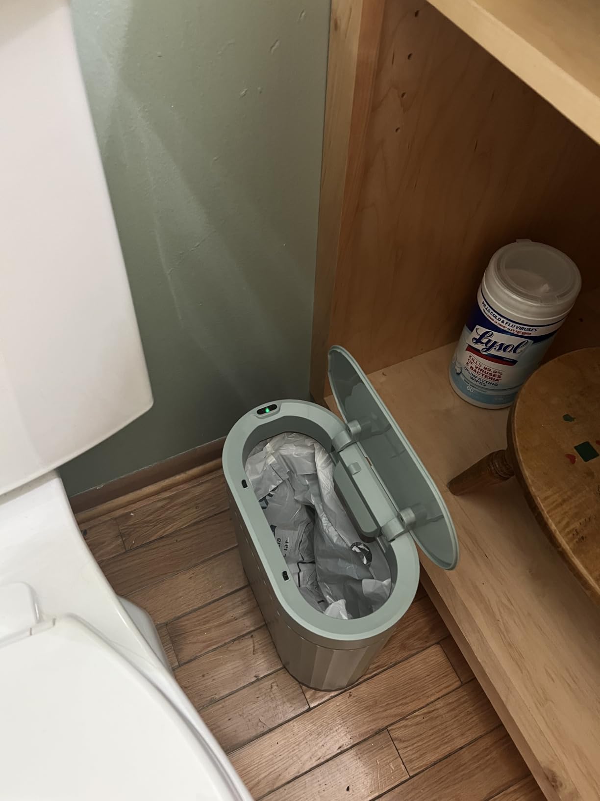 ELPHECO Bathroom Trash Can with Lid, 2 Gallon, Motion Sensor, White Grey customer photo 1