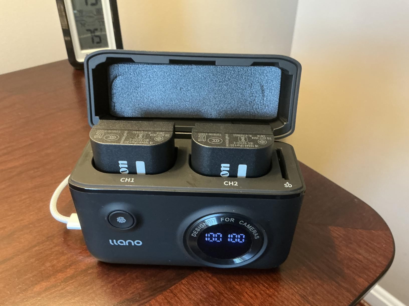 llano LP-E6NH LP-E6P Camera Battery 18W Fast Dual USB C Charger, Compatible with Canon EOS R5, R6 Mark II, R6 Mark III,5D 6D 7D Mark II III IV, 60D, 70D, 80D, Smart Display, Magnetic Snap Cover customer photo 1