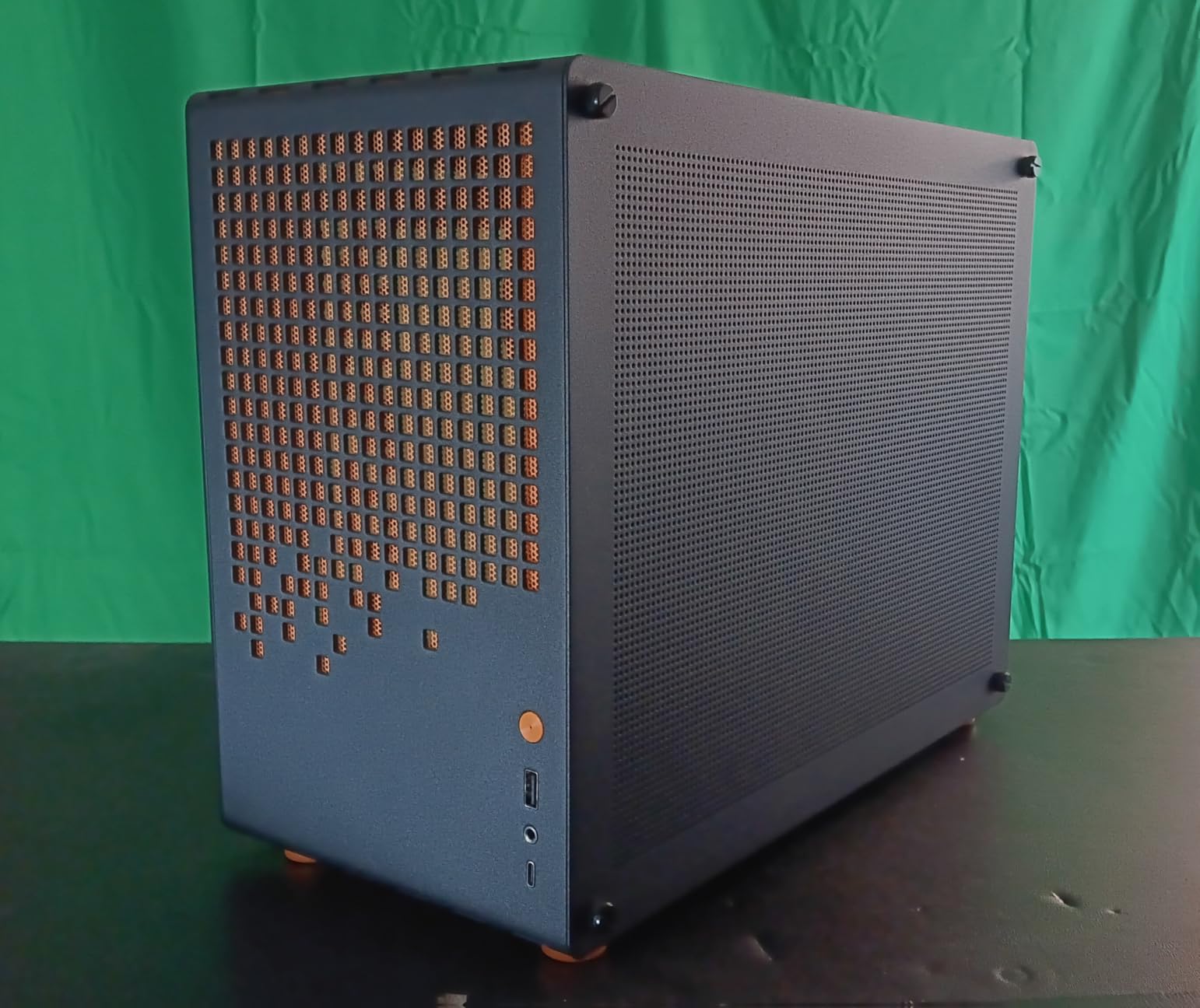 JONSBO/JONSPLUS Z20 Black Micro-ATX Mini Tower PC Case,with Detachable Carrying Handle, Mini Size, High-Performance Hardware Compatible, Support 240AIO, H160mm Cooler, Black customer photo 1