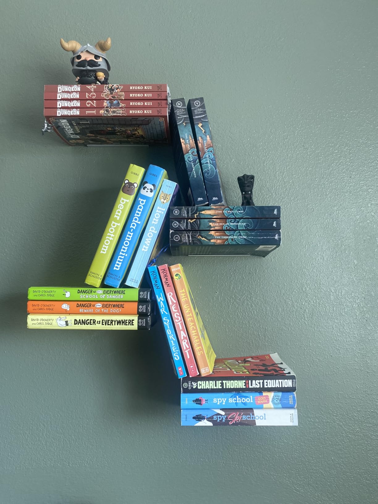 xympo Floating Invisible Bookshelf Wall Mounted (Set of 4) - Aluminum - Turn Books into Floating Shelves customer photo 2