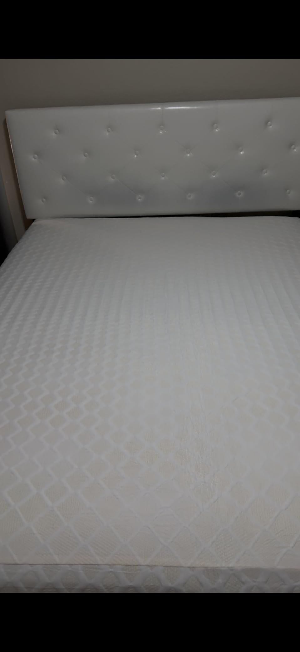 Signature Design by Ashley Memory Foam Full Size Mattress, Medium Firm | 6-inch gel memory foam mattress, 4-way stretch knit cover, Adjustable base compatible customer photo 1