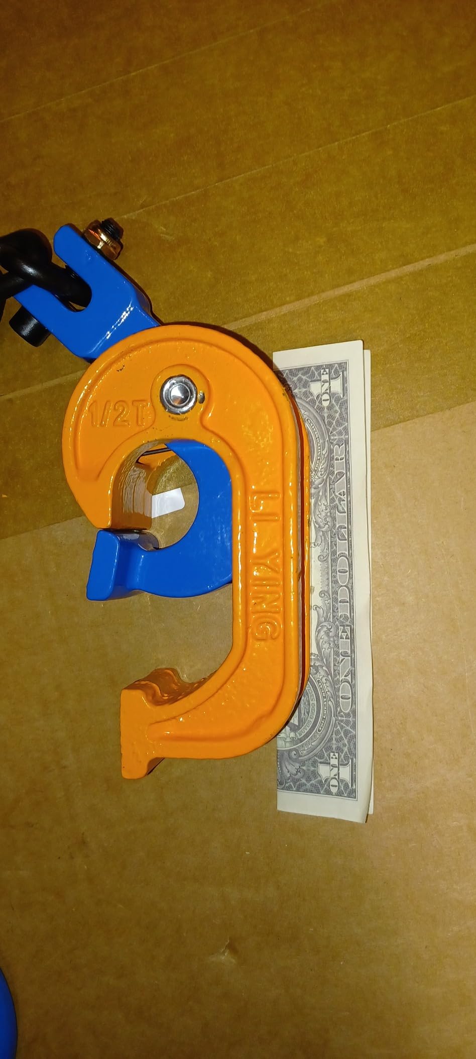 55 Gallon Drum Lift -Chain Drum Lifter- 2200 lb Capacity - Improved Multi-Purpose Top Lifting Ring - Designed to Lift 30 and 55 Gallon Drums, Closed Metal/Plastic Drums. customer photo 2
