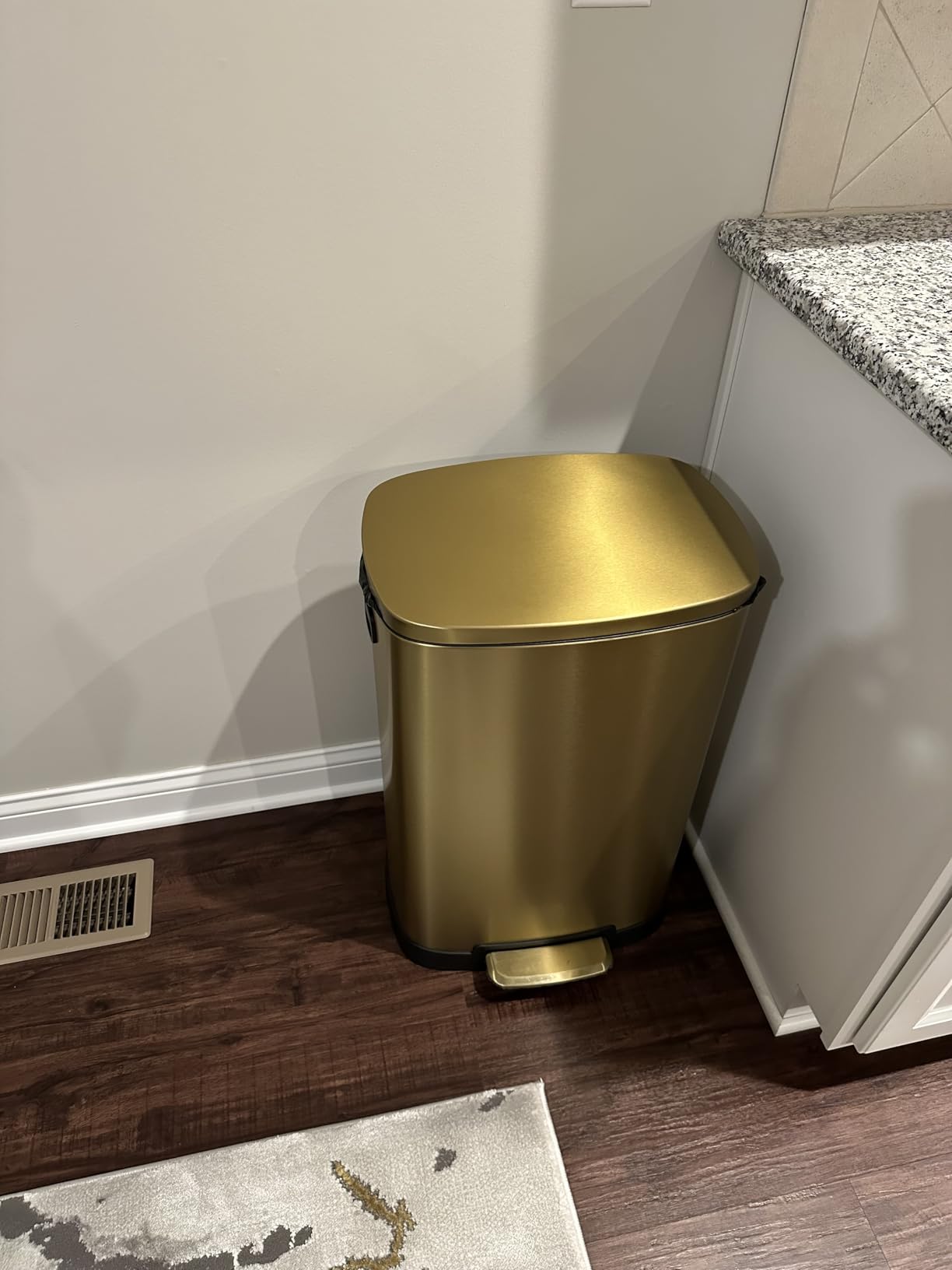 KdbK 13 Gallon Trash Can with Lid, 50L Fingerprint Proof Stainless Steel Kitchen Trash Can with Removable Inner Bucket and Lid Soft Close, Pedal Rubbish Bin for Home Office customer photo 2