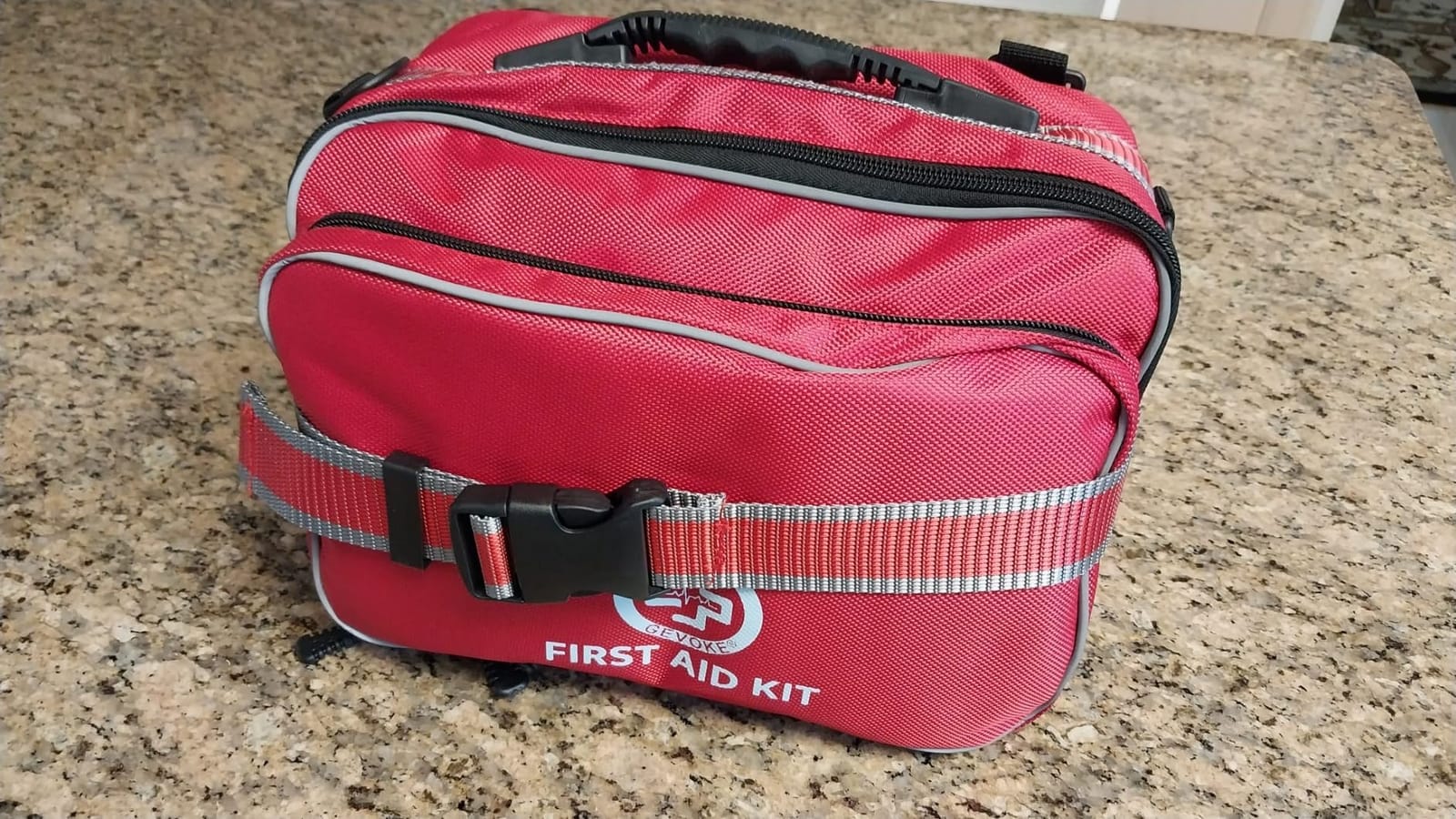 Gevoke Professional 500 Piece Emergency First Aid Kit for Home, Car customer photo 2