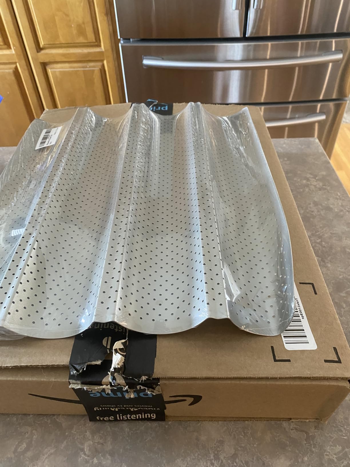 Pavsrmy Baguette Bread Pan, Premium Nonstick Perforated Baguette Pan for French Bread Baking, 4 Loaves customer photo 2