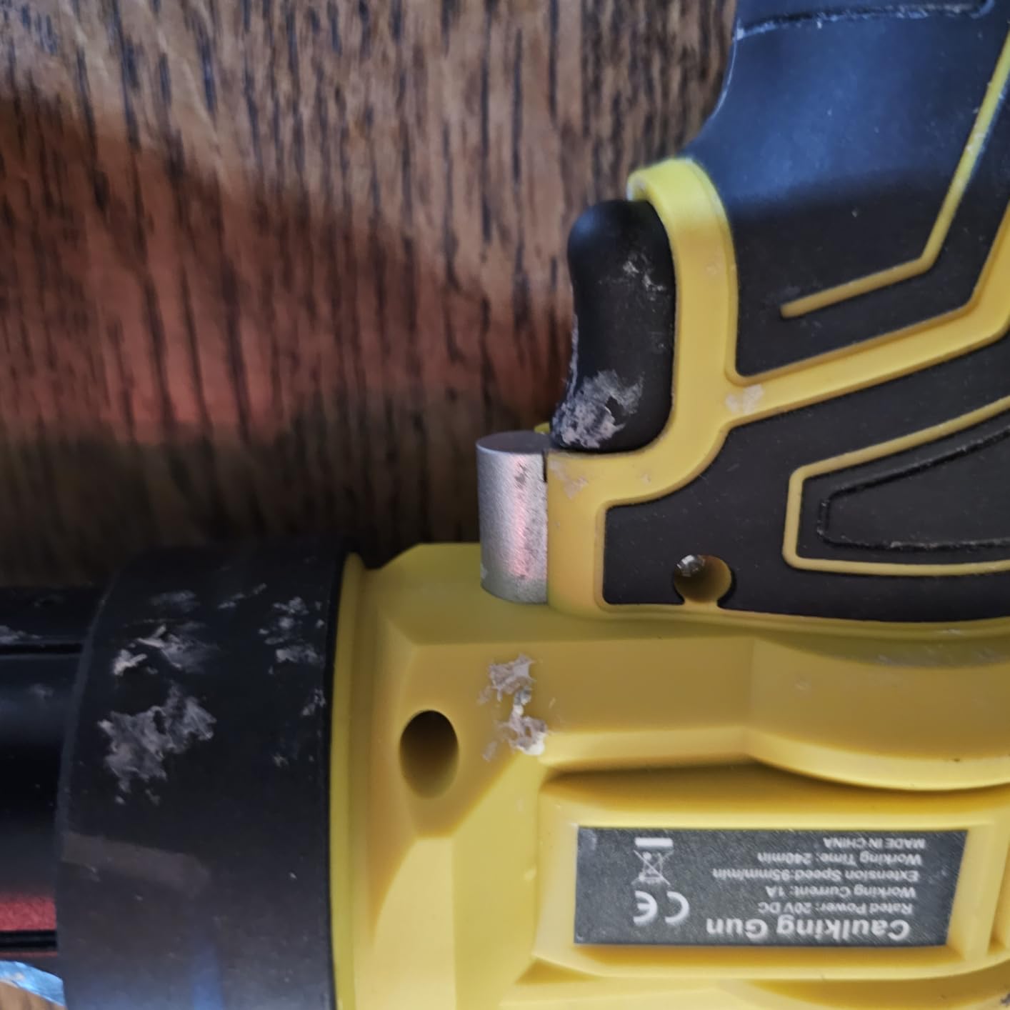 Cordless Caulking Gun for Milwaukee 18V Battery, Electric Caulk Adhesive Gun with 450lm LED Light, 4 Adjustable Speeds, Drip-free Caulk Gun, 10oz/300ml Caulking Tool for Filling, Sealing(No Battery) customer photo 1