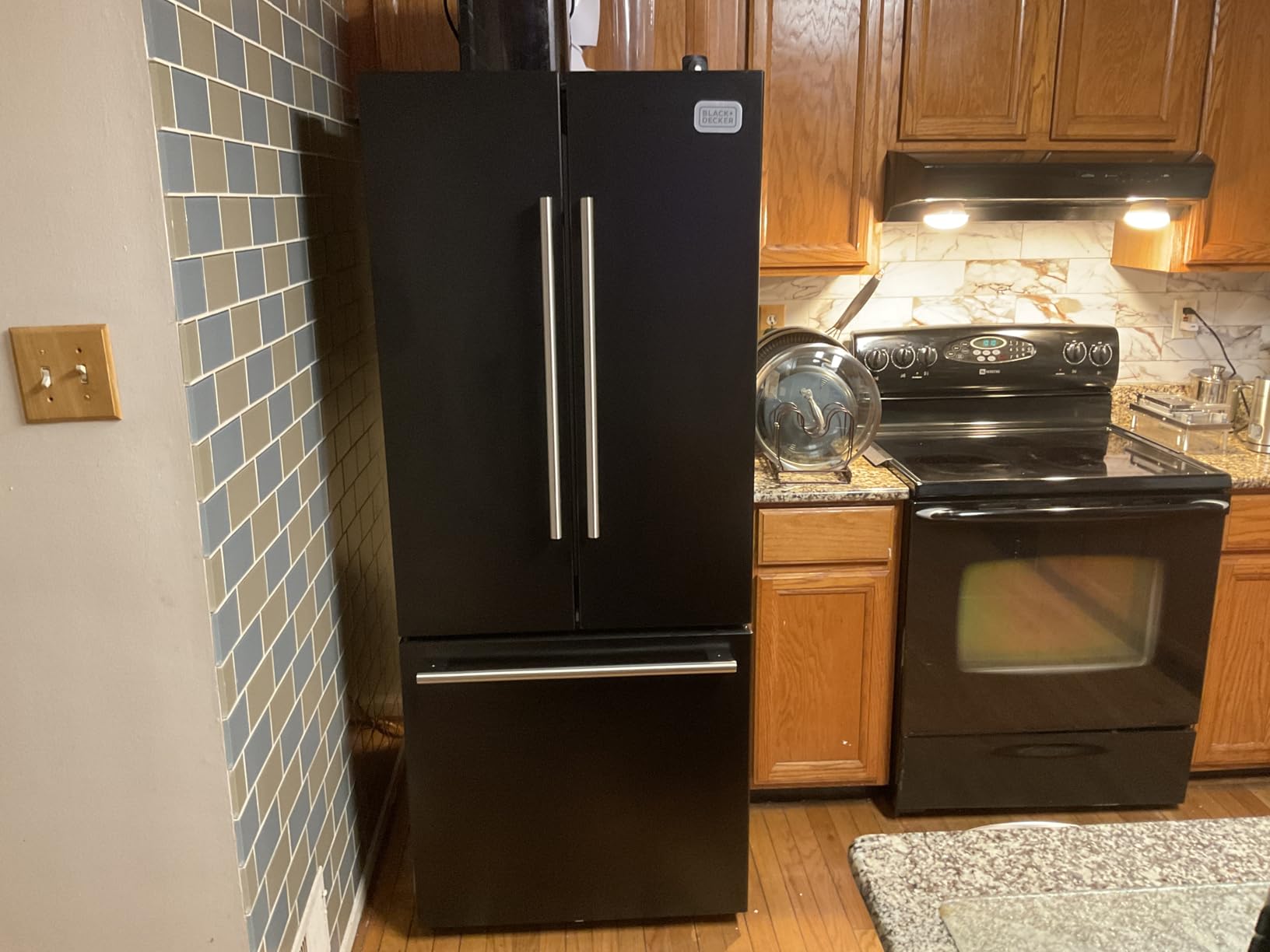 BLACK+DECKER 10 Cu. Ft. Upright Freezer, BUF1000LB, Black customer photo 1