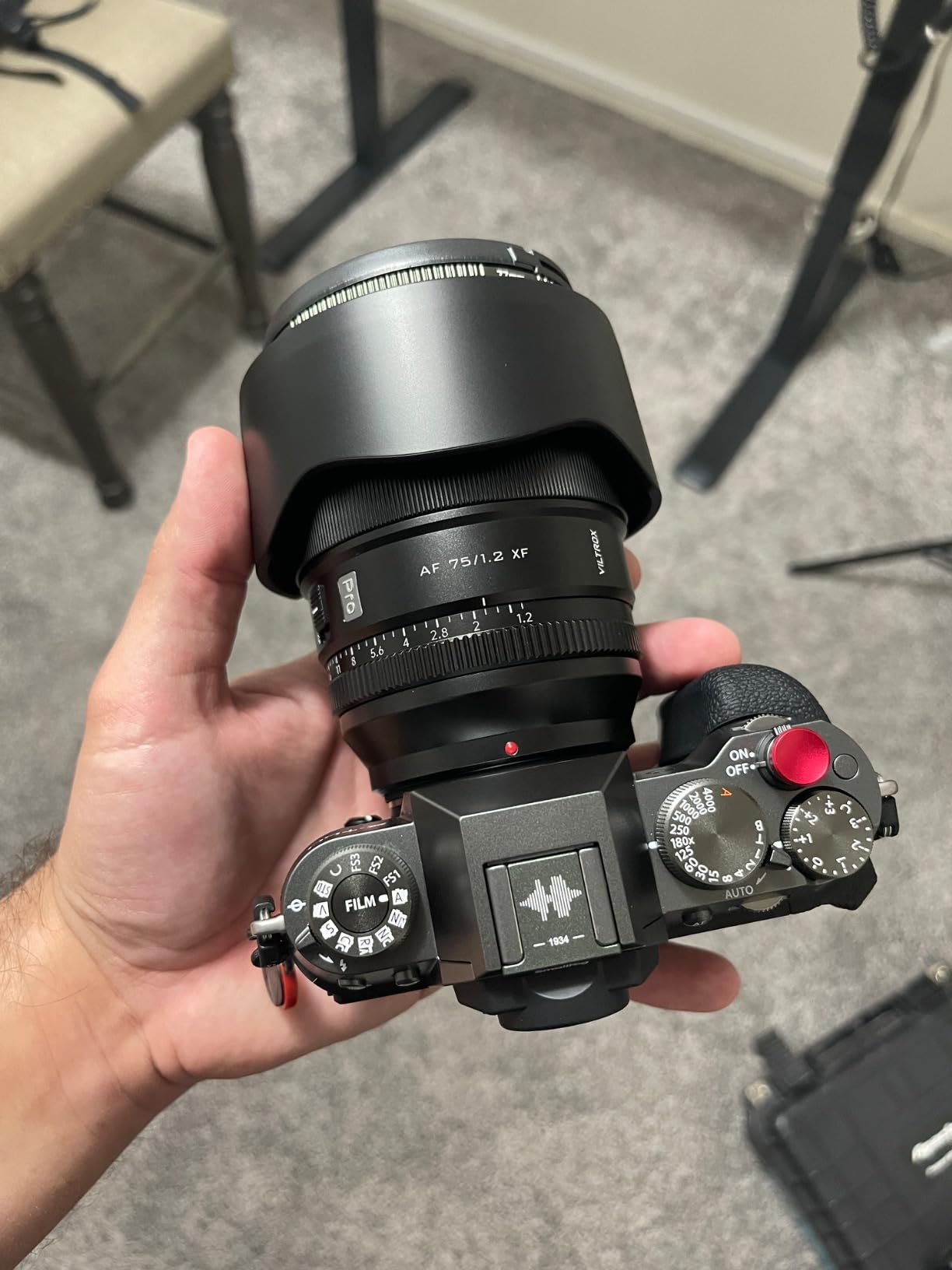 SMALLRIG X-T50 Handgrip, Silicone L-Shape Handle for FUJIFILM X-T50 Camera, Built-in Quick Release Plate for Arca, with Shutter Button and Hot Shoe Cover, Charcoal Silver - 4712 customer photo 1