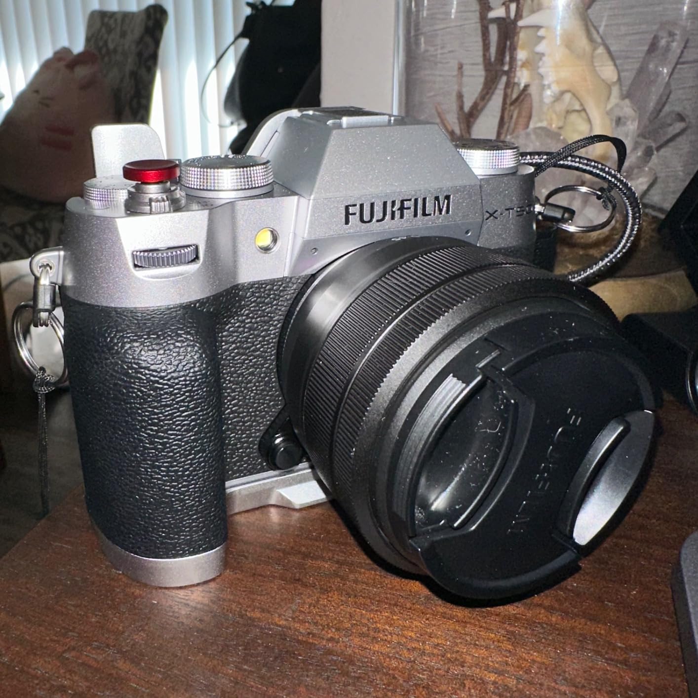 SMALLRIG X-T50 Handgrip, Silicone L-Shape Handle for FUJIFILM X-T50 Camera, Built-in Quick Release Plate for Arca, with Shutter Button and Hot Shoe Cover, Charcoal Silver - 4712 customer photo 2