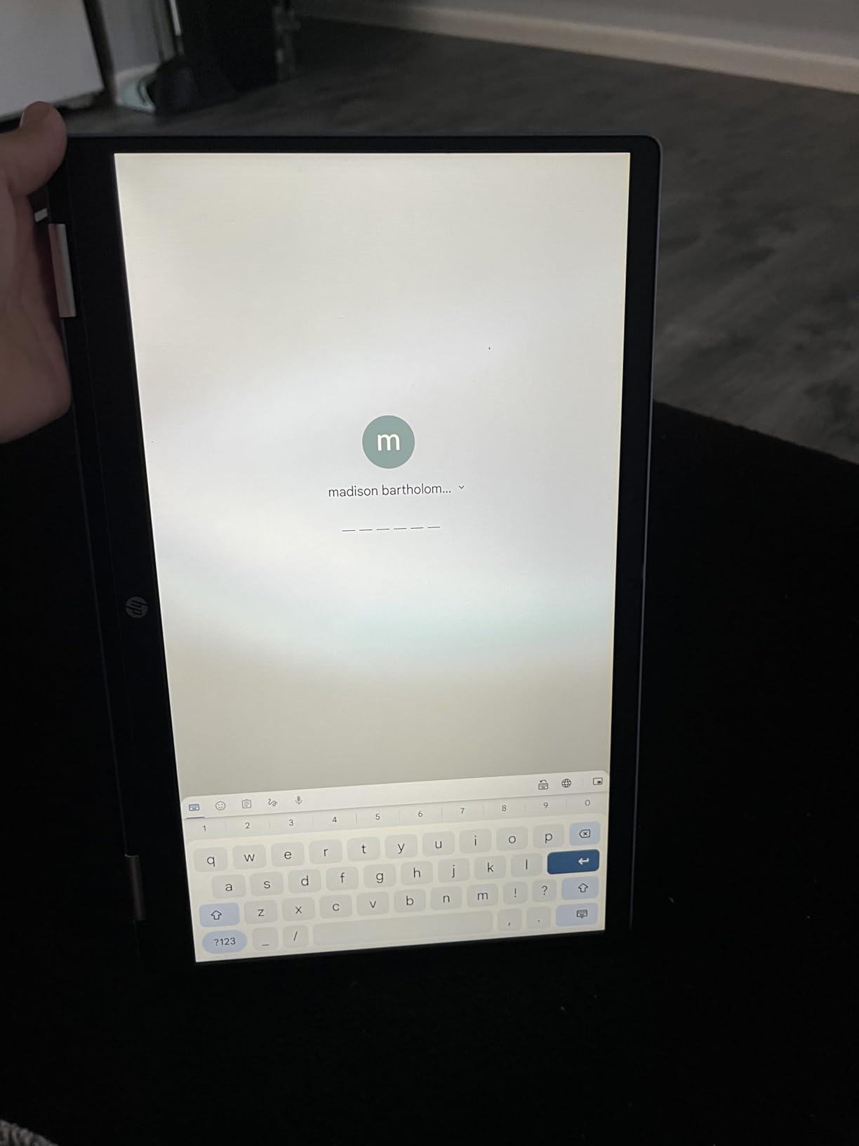 HP 14 2-in-1 Chromebook 14in FHD Intel CPU 4GB 64GB Storage (14b-Renewed) customer photo 2