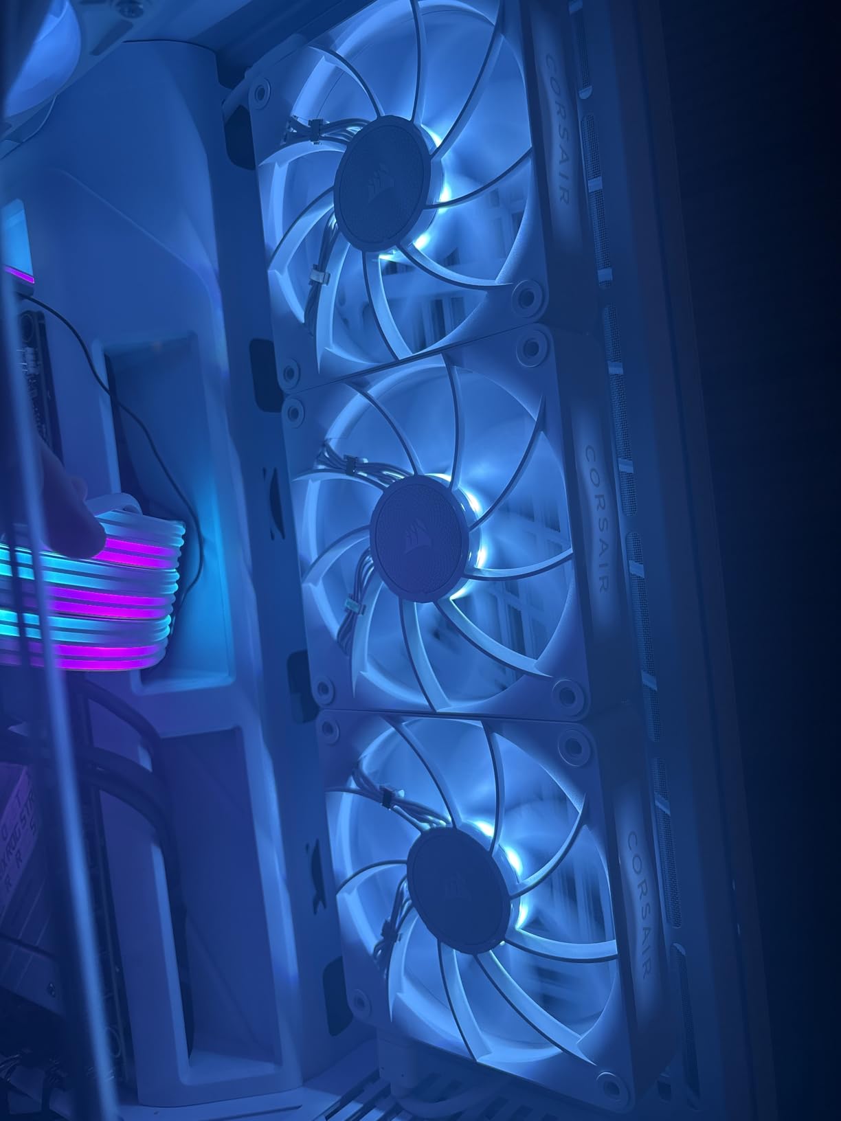 CORSAIR iCUE Link RX140 MAX RGB 140mm PWM Thick Fan – High-Static Pressure – Magnetic Dome Bearing – Single Fan – White customer photo 1