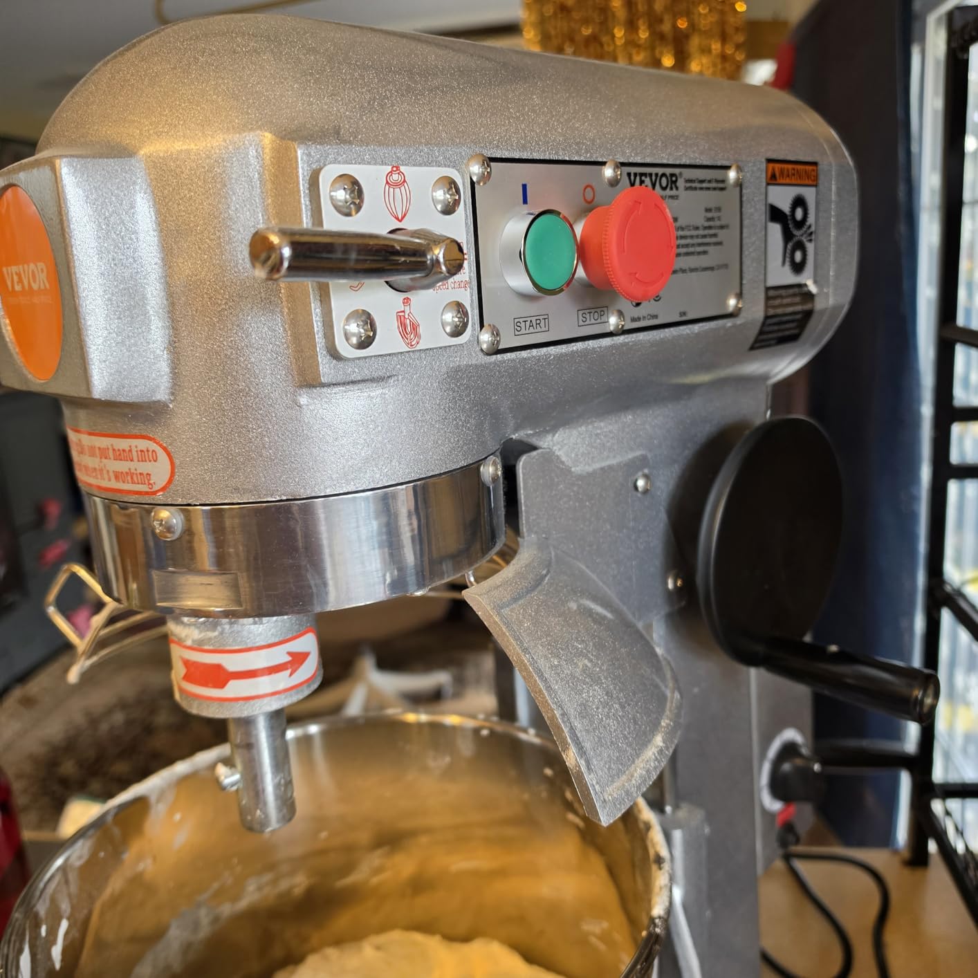 VEVOR Commercial Food Mixer, 20Qt Commercial Mixer with Timing Function, 750W Stainless Steel Bowl Heavy Duty Electric Food Mixer with 3 Speeds Adjustable 108/199/382 RPM, Dough Hook Whisk customer photo 1