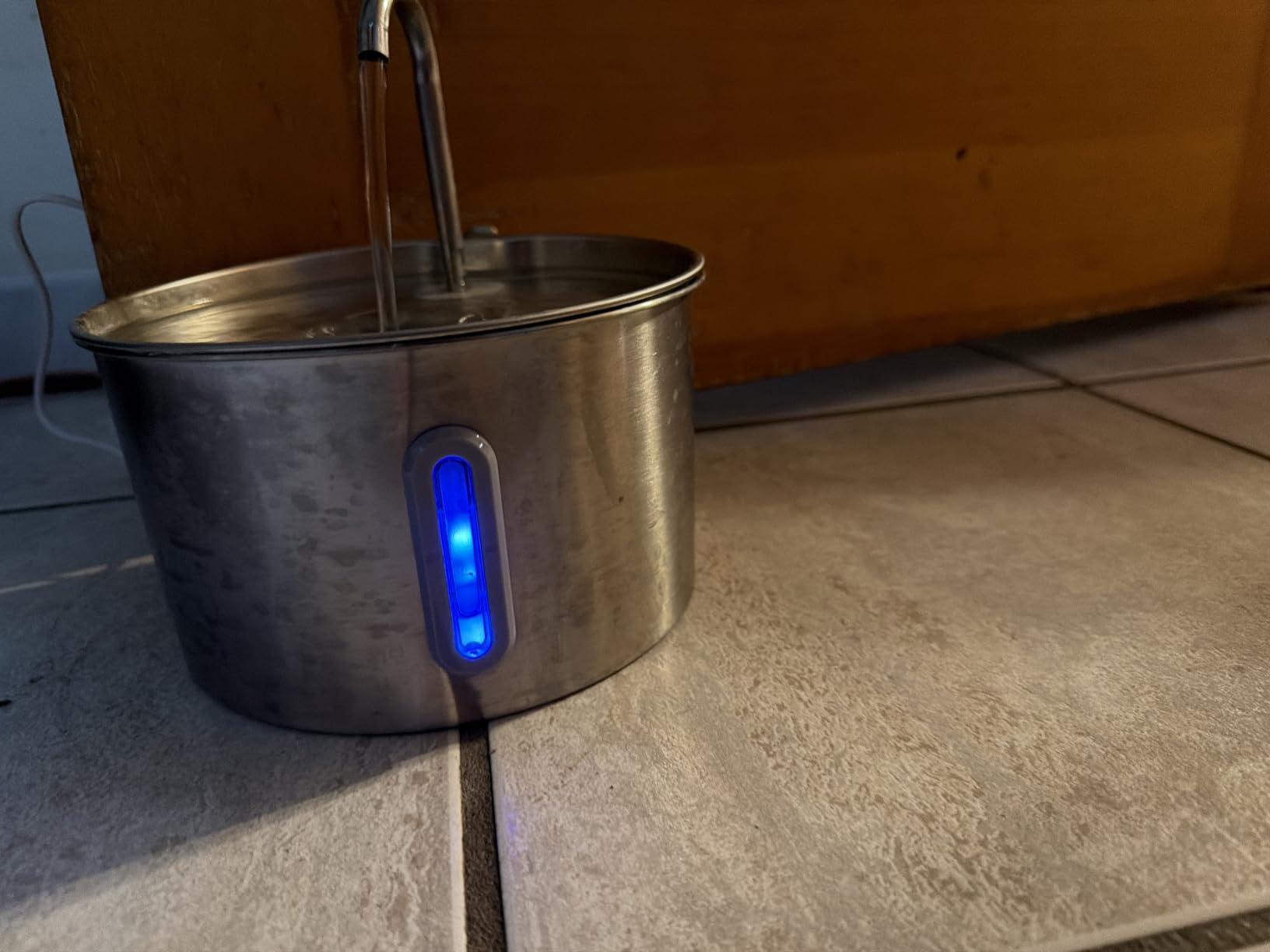 Cat Water Fountain Stainless Steel: 2.2 L Cat Fountain for Drinking - Automatic Pet Water Fountain for Cats Inside - Metal Cat Dog Water Dispenser Bowl with Faucet Water Level Window Ultra Quiet Pump customer photo 2