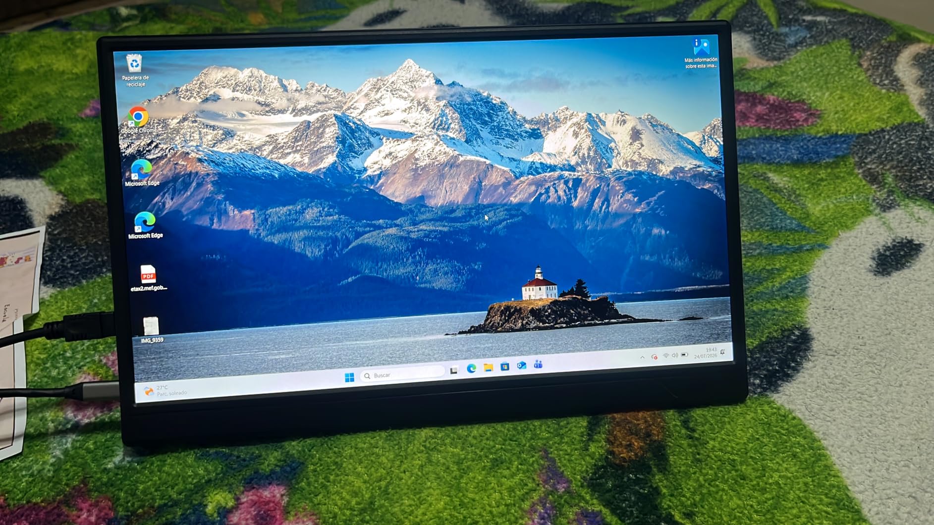 WGK 15.6 inch Portable Monitor 1080P FHD Travel Display HDMI/USB-C Compatible with Laptops, Desktops, Phones, PS, Mac, Xbox, Switch, and Other Gaming Devices Includes Stand and Speakers VESA customer photo 2