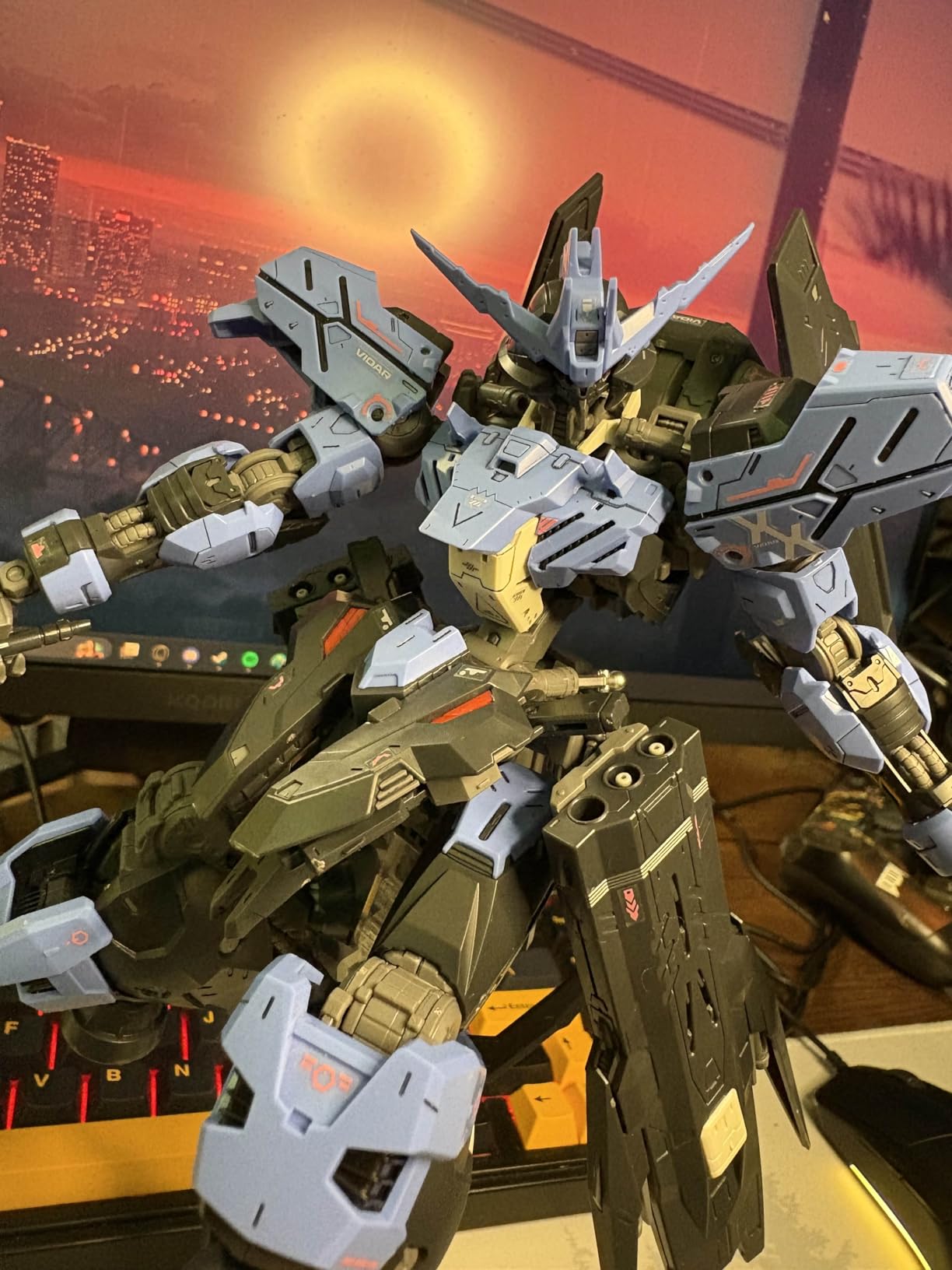 Bandai Hobby - Mobile Suit Gundam Iron Blood Orphans - Gundam Vidar MG 1/100 Model Kit customer photo 1