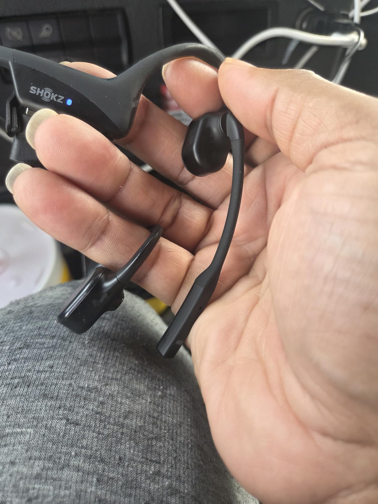 SHOKZ OpenComm2 UC Open-Ear Headset, USB-C Dongle, Noise-Canceling Mic customer photo 2