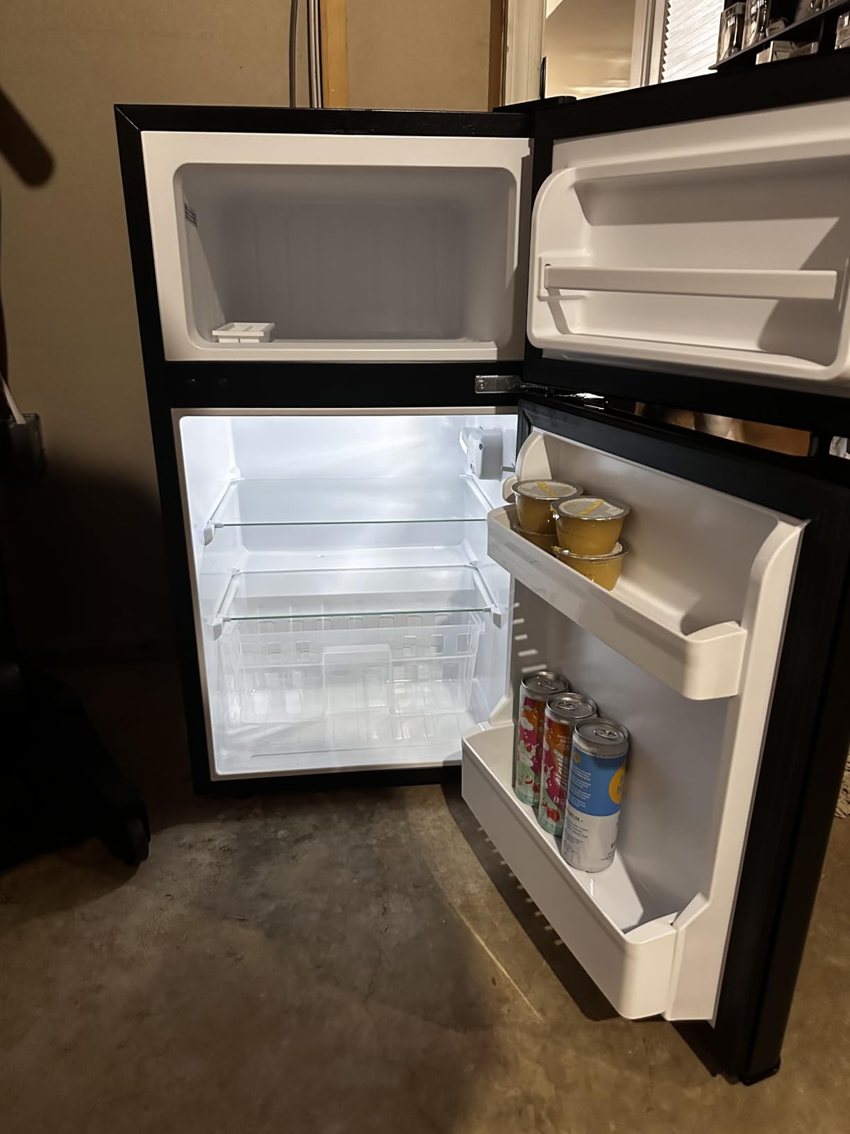 EUHOMY 4.5 Cu.Ft Mini Fridge with Freezer, 2 Door Mini Refrigerator, Black customer photo 2