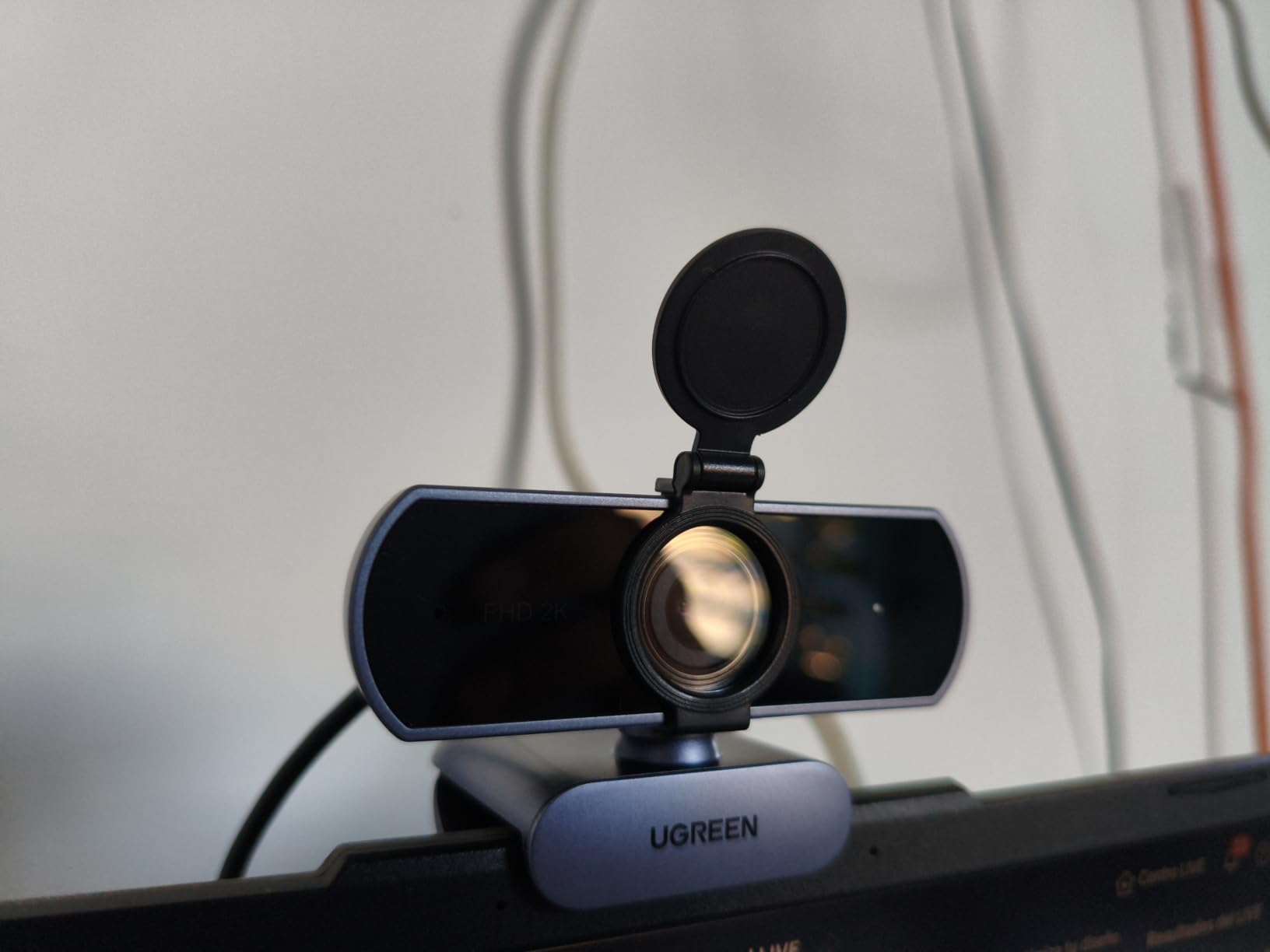 UGREEN 2K Webcam for PC, Ultra HD 1080P Computer Webcam with Microphone & Privacy Cover customer photo 1