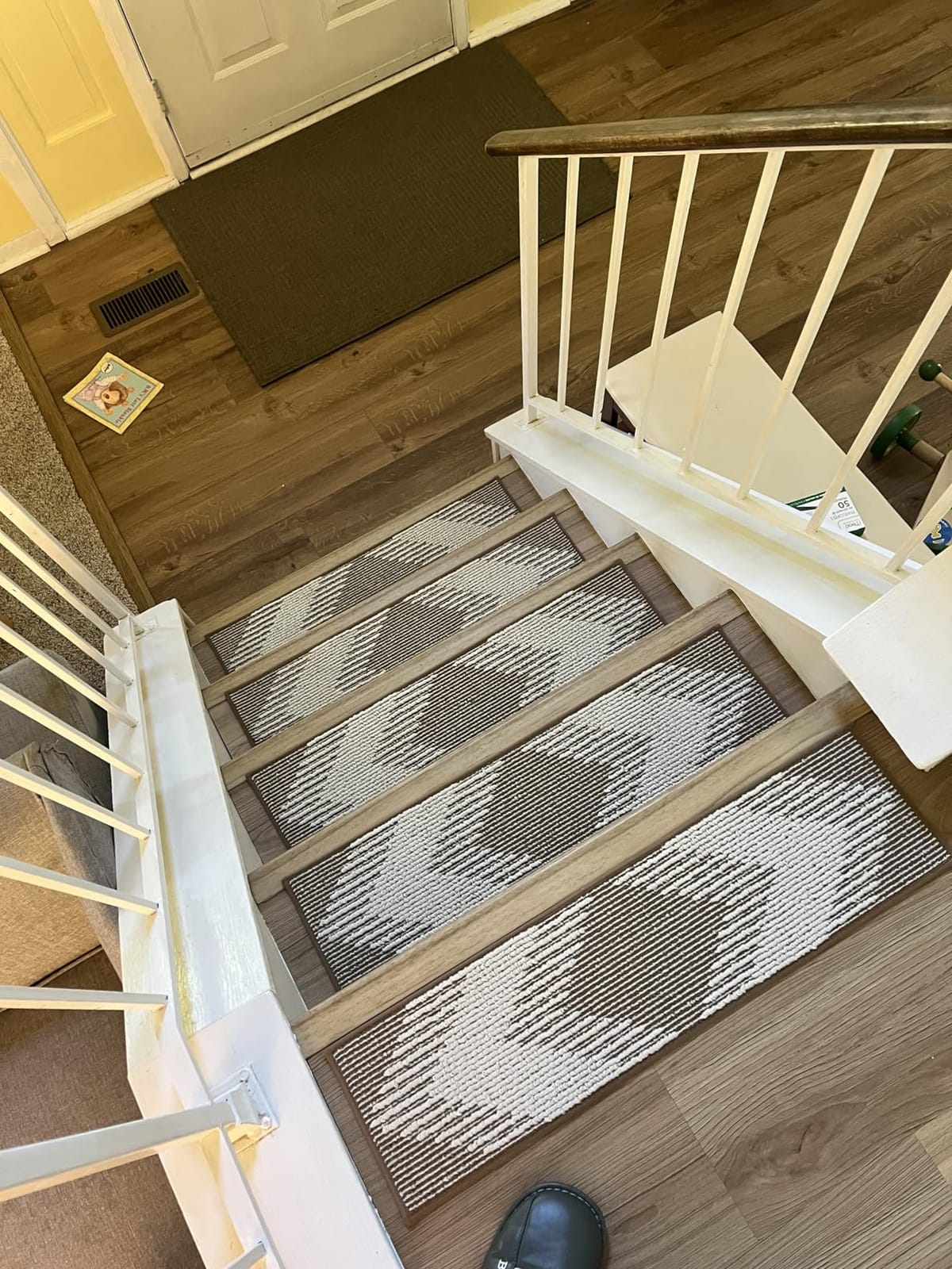 PADOOR 15 Pack Stair Treads Non Slip, 3D Peel and Stick Carpet Stair Treads for Wooden Steps Indoor, Washable Reusable Stair Runner Rugs for Dogs & Kids, Self Adhesive 8