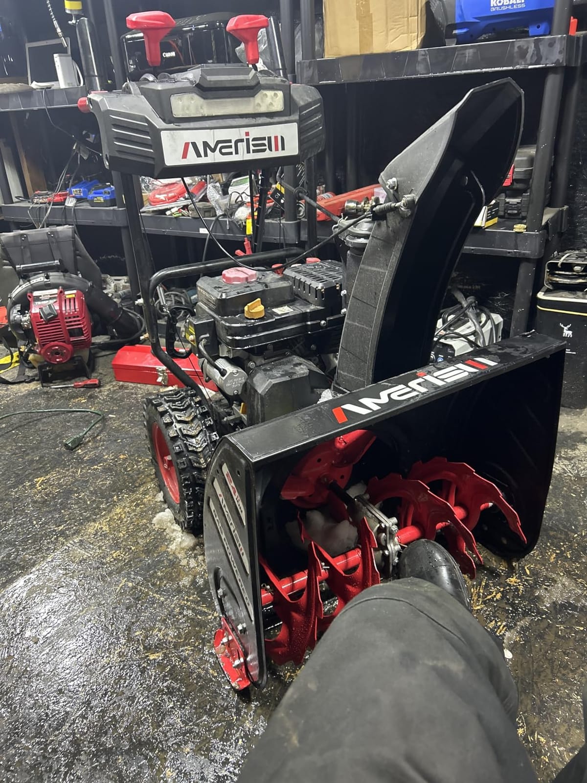 AMERISUN 24-Inch Gas Snow Blower with 212cc 4-Cycle OHV Engine, Recoil Start, 40Ft Snow Throwing for Decks, Driveways, and Sidewalks customer photo 2