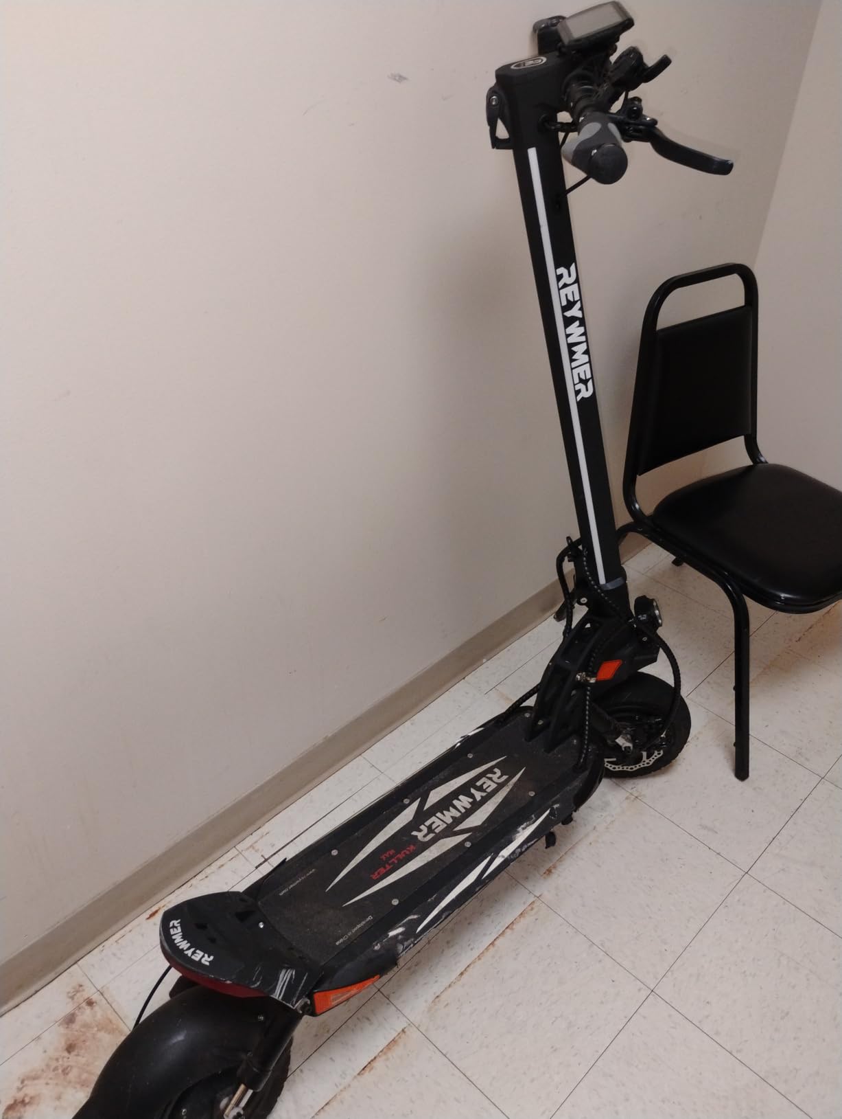 REYWMER KULLTER Electric Scooter, 60V 23.4AH Dual Motors 1300W (Peak 4000W), 50MPH Top Speed, 10-Inch Off-Road Tires, 360° Lights, Front & Rear Dual Suspension, Quick Fold, High Weight Capacity customer photo 2