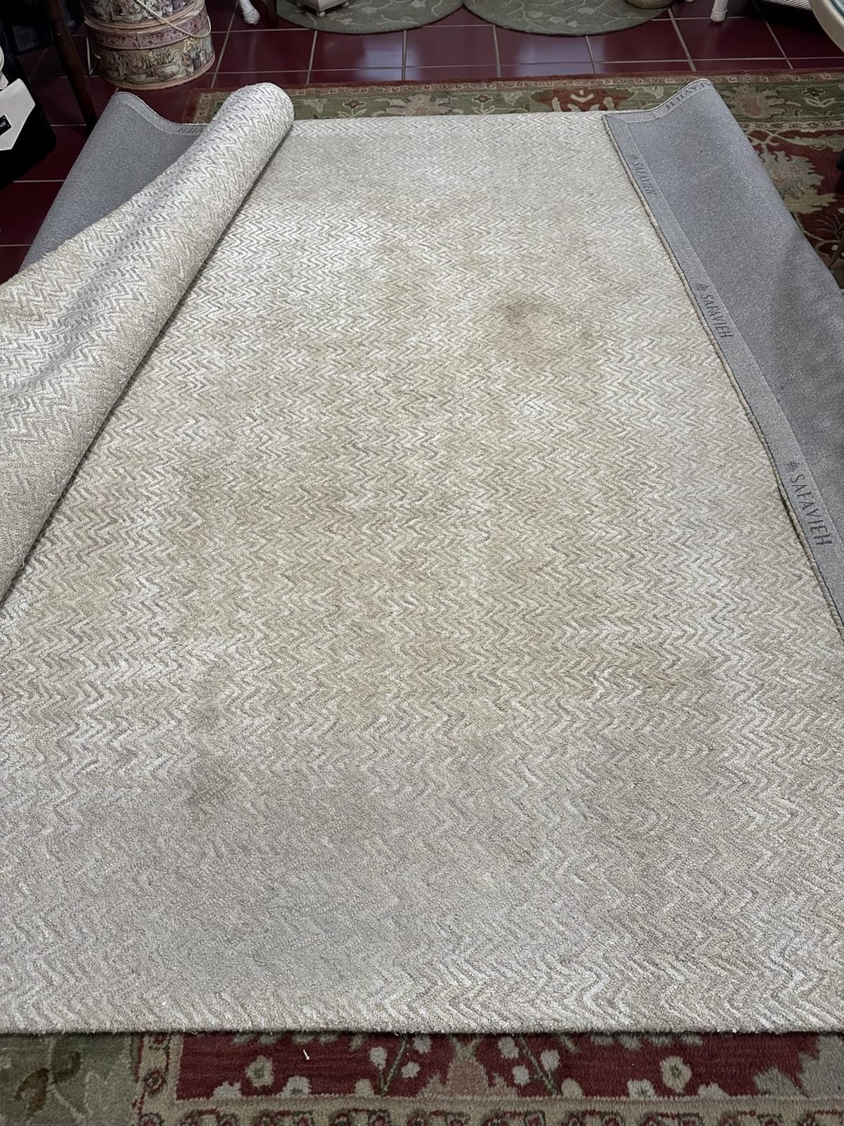 SAFAVIEH Glamour Collection Area Rug - 9' x 12', Gold & Ivory, Handmade Wool & Viscose, Ideal for The Living Room, Dining, Bedroom (GLM403D) customer photo 2