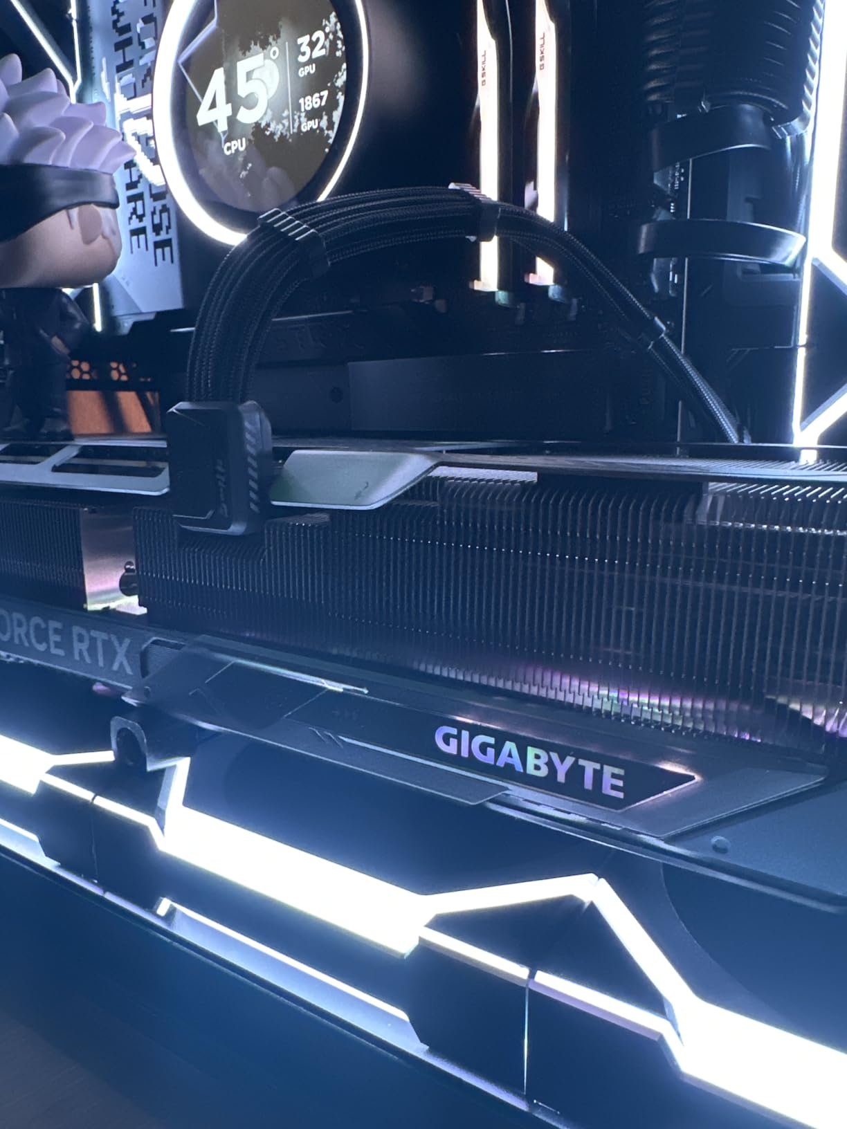 GIGABYTE GeForce RTX 5080 Gaming OC 16G Graphics Card, WINDFORCE Cooling System customer photo 2