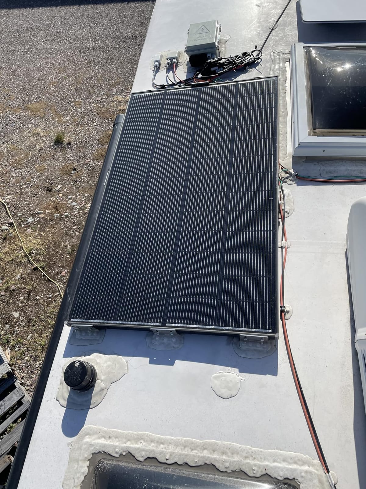 Renogy ShadowFlux Solar Panel 400 Watt, N-Type 25% High-Efficiency | 2PCS 200W Solar Panels for RV Marine Rooftop Home, Optimized for Partial Shading from Trees, Roofs, Buildings, Leaves & Snow customer photo 2