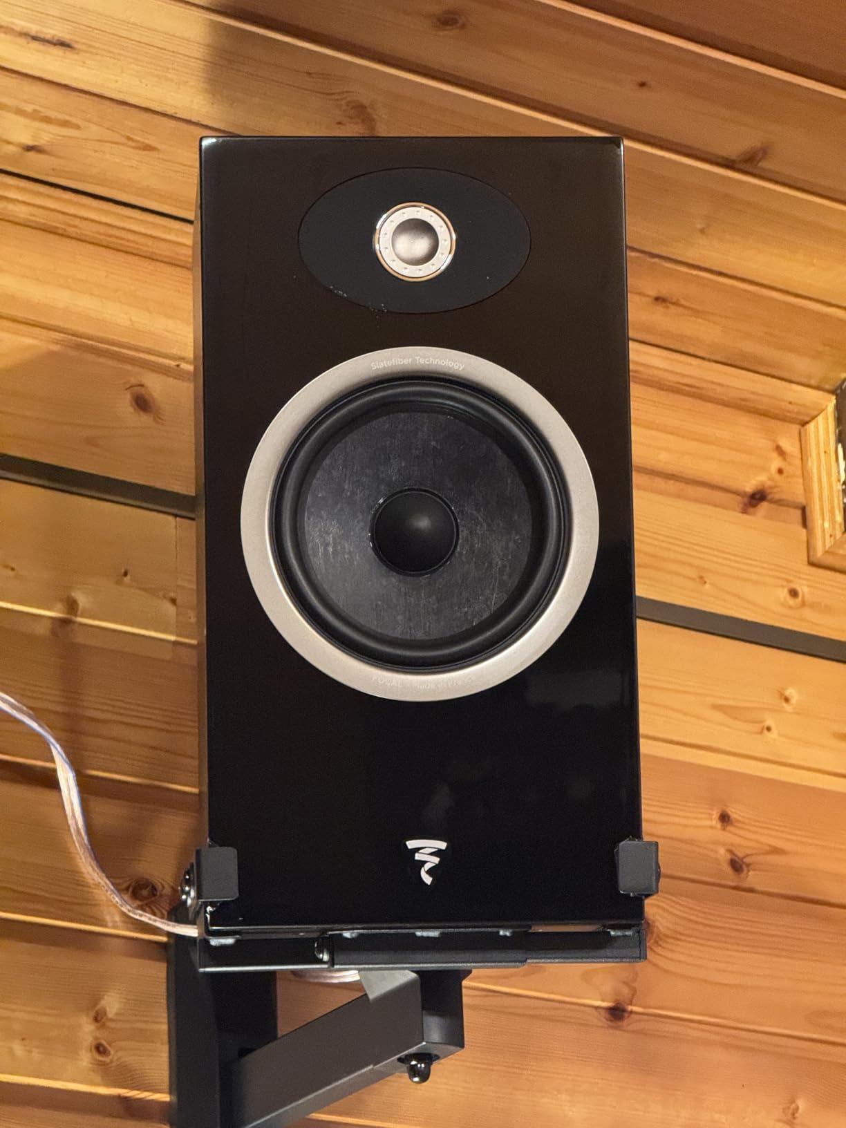 Perlegear Speaker Wall Mounts, Bookshelf Speaker Mounting Brackets with Dual Side Stable Clamp Design, Wide Tilt & Swivel Shelf for Large Surrounding Sound Speakers, Up to 55 lbs, 1 Pair customer photo 1